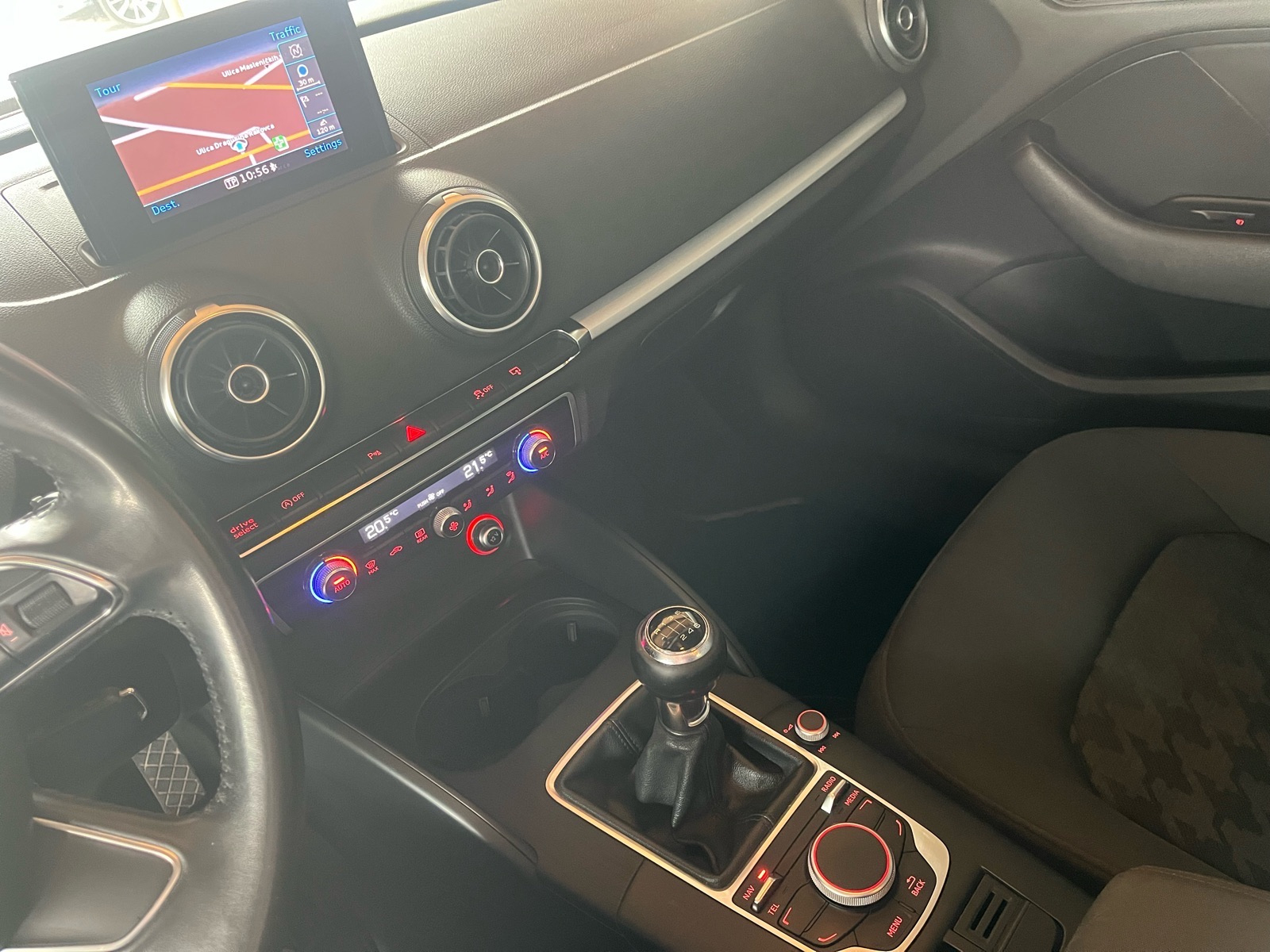 Audi A3 1,6 TDI SPORTBACK 6brzina “super stanje”, fotografija 16