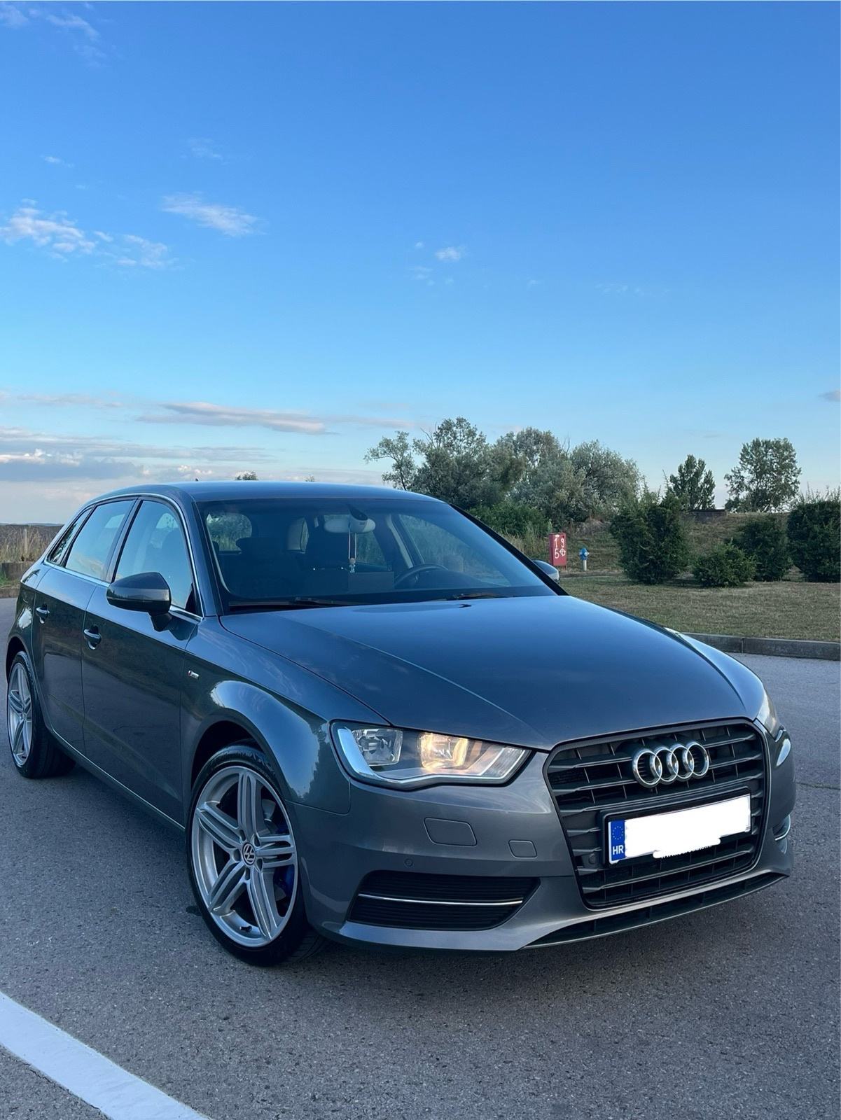 Audi A3 1,6 TDI SPORTBACK 6brzina “super stanje”, fotografija 2