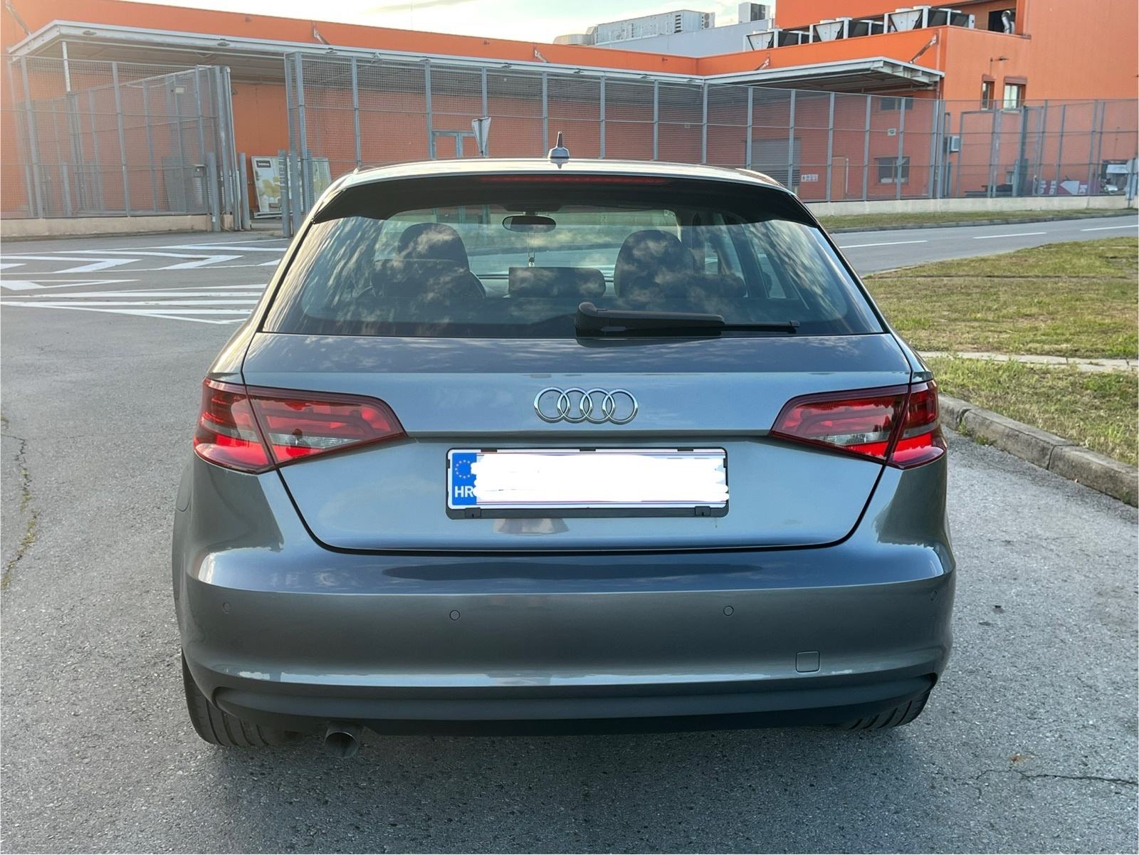 Audi A3 1,6 TDI SPORTBACK 6brzina “super stanje”, fotografija 8