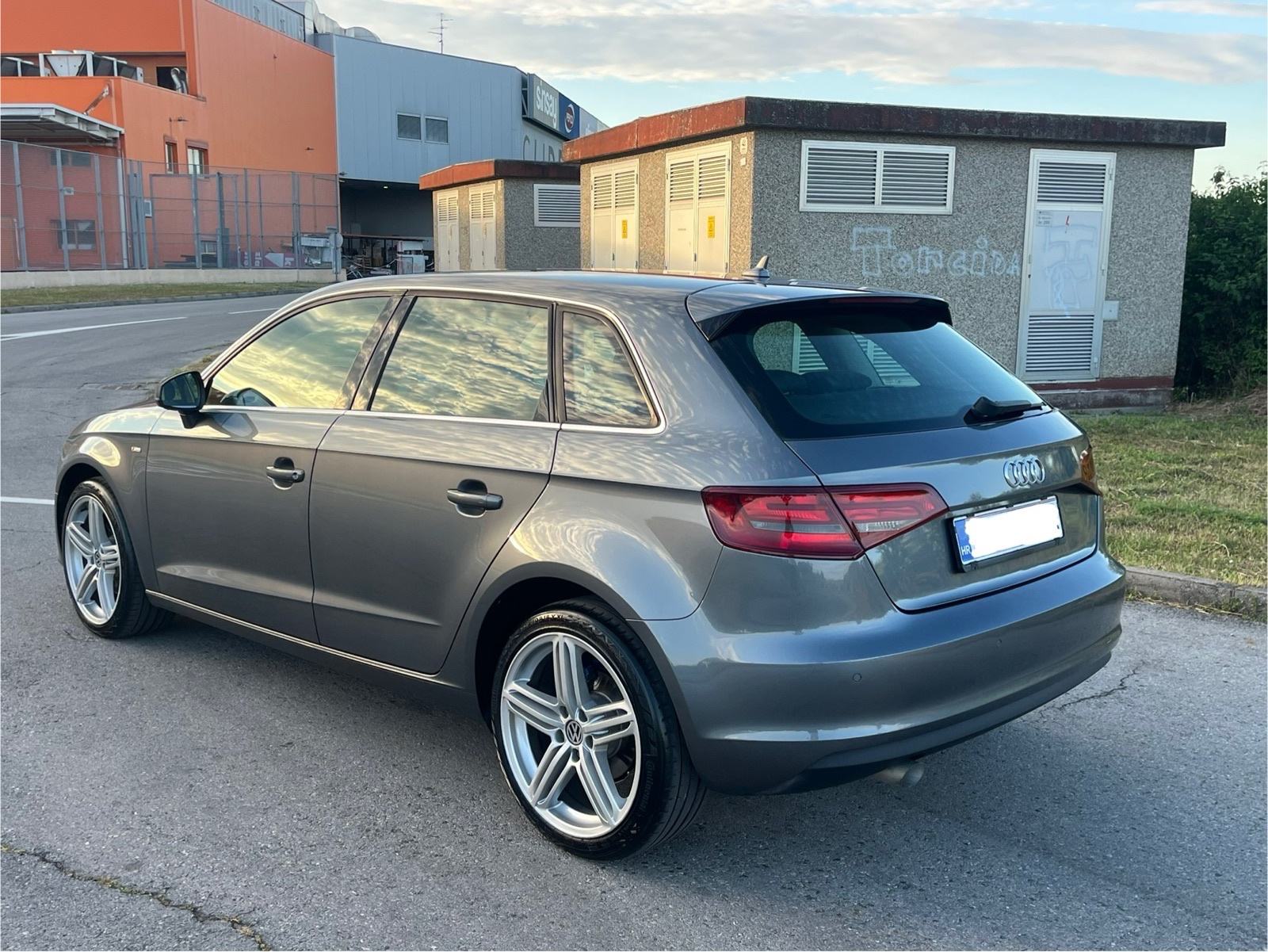 Audi A3 1,6 TDI SPORTBACK 6brzina “super stanje”, fotografija 10