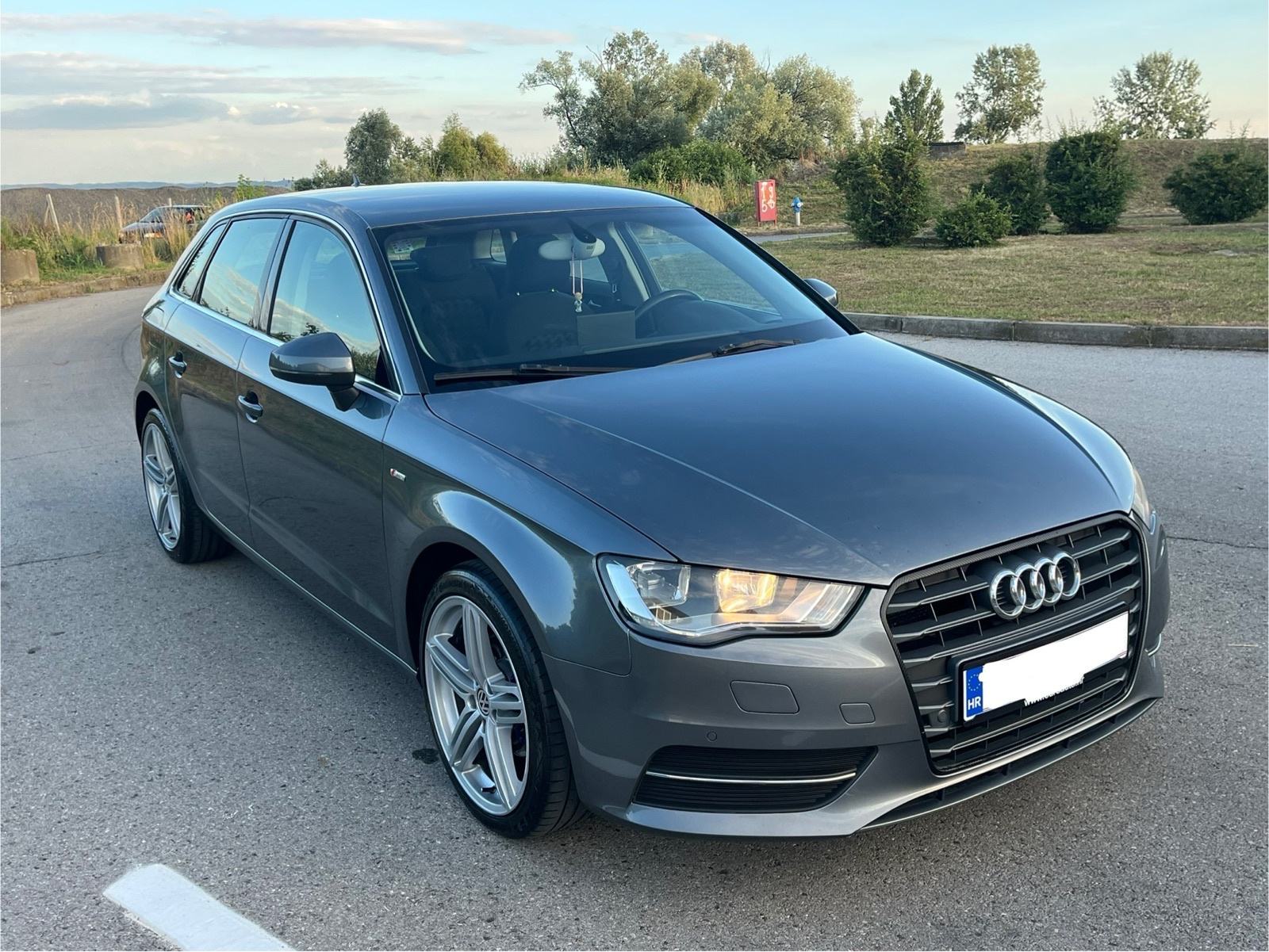 Audi A3 1,6 TDI SPORTBACK 6brzina “super stanje”, fotografija 14