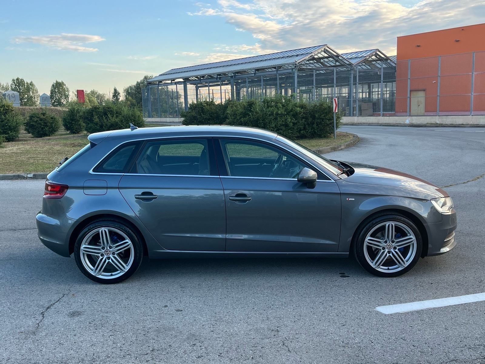 Audi A3 1,6 TDI SPORTBACK 6brzina “super stanje”, fotografija 5
