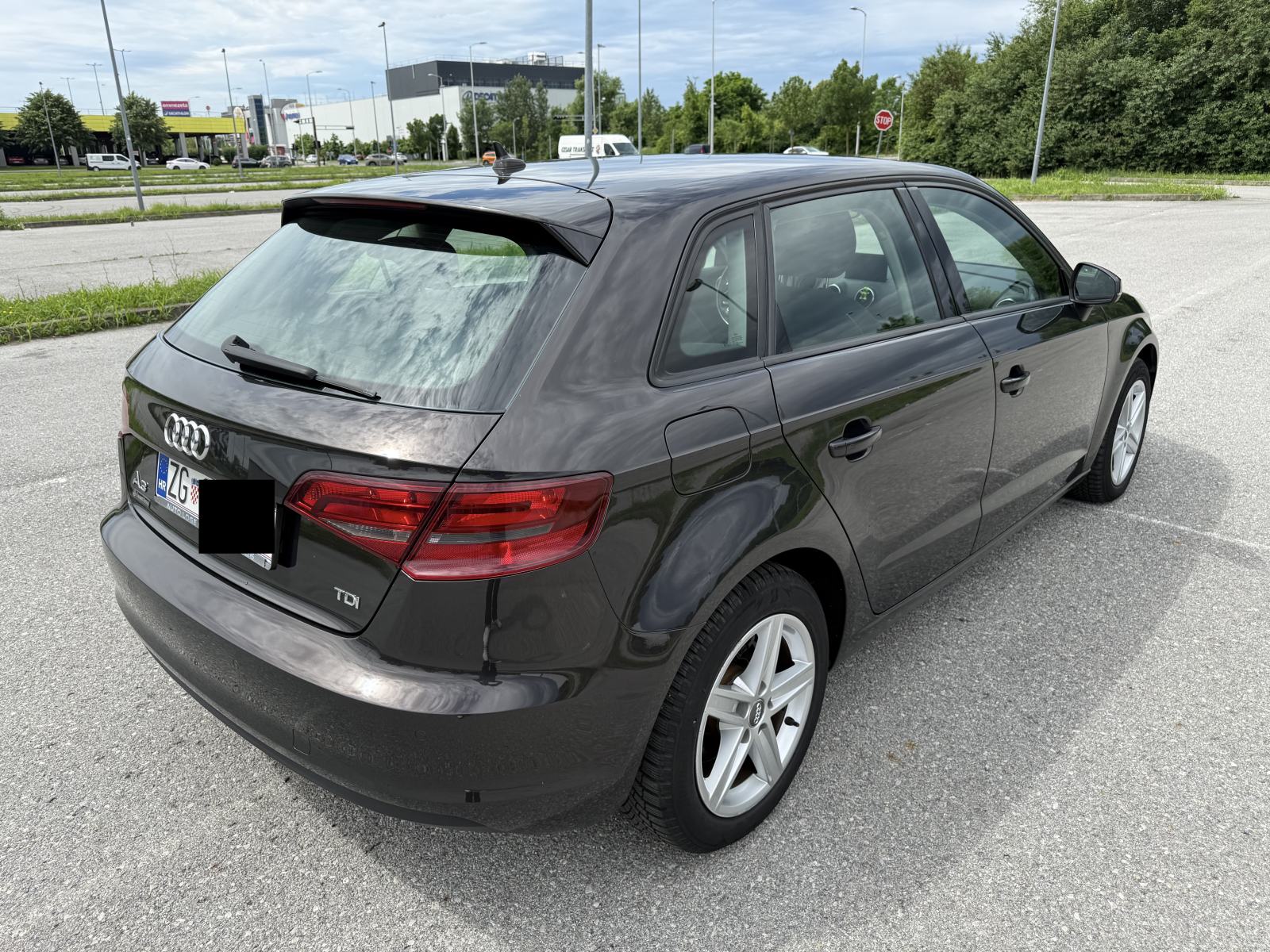 Audi A3 1,6 TDI * SPORTBACK * NAVI * FULL OPREMA * ODLIČAN, fotografija 6