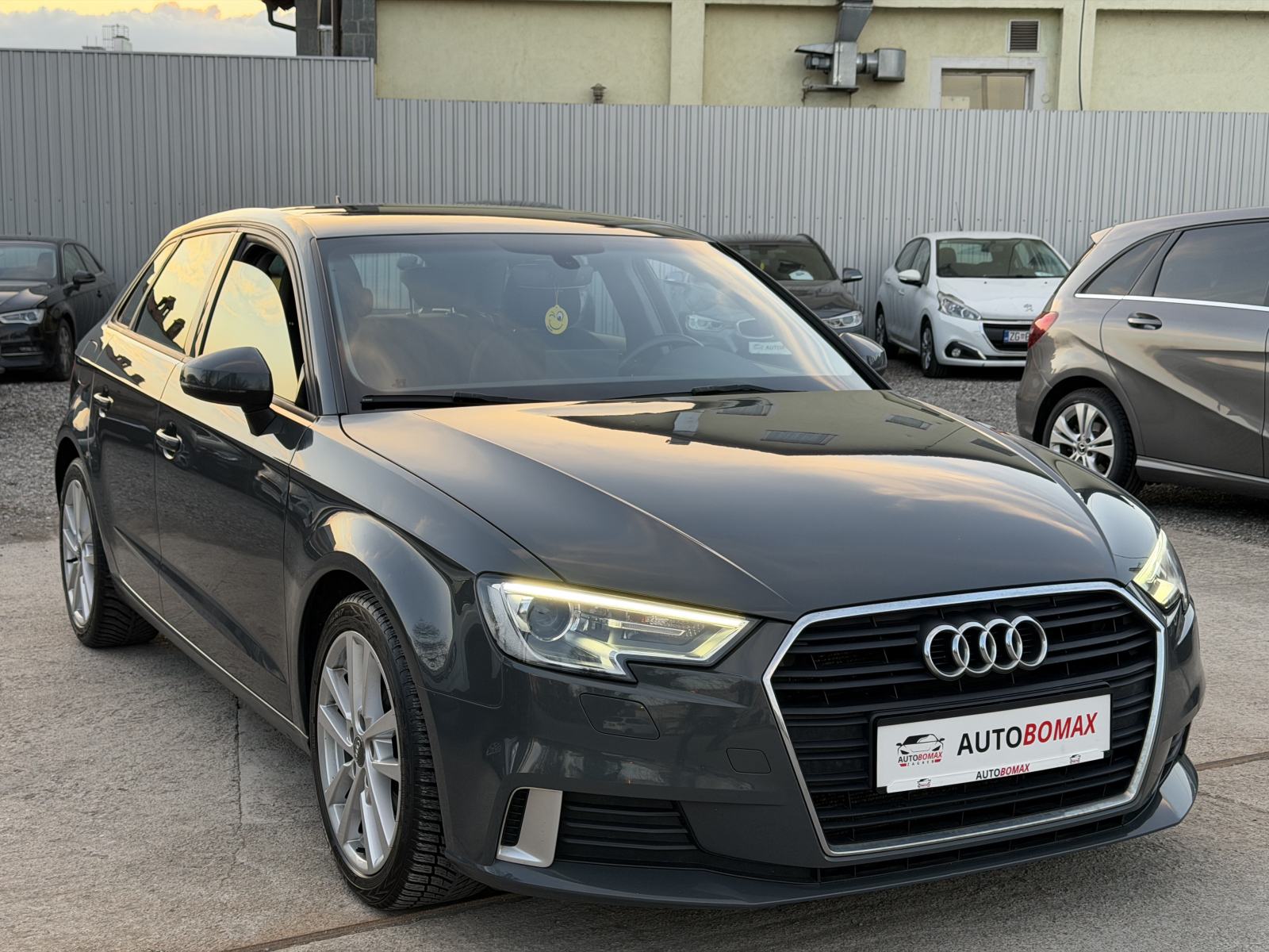 Audi A3 1,6 TDI Sportback Sport VELIKI+MALI SERVIS-BI XENON-MOD.2018, fotografija 3
