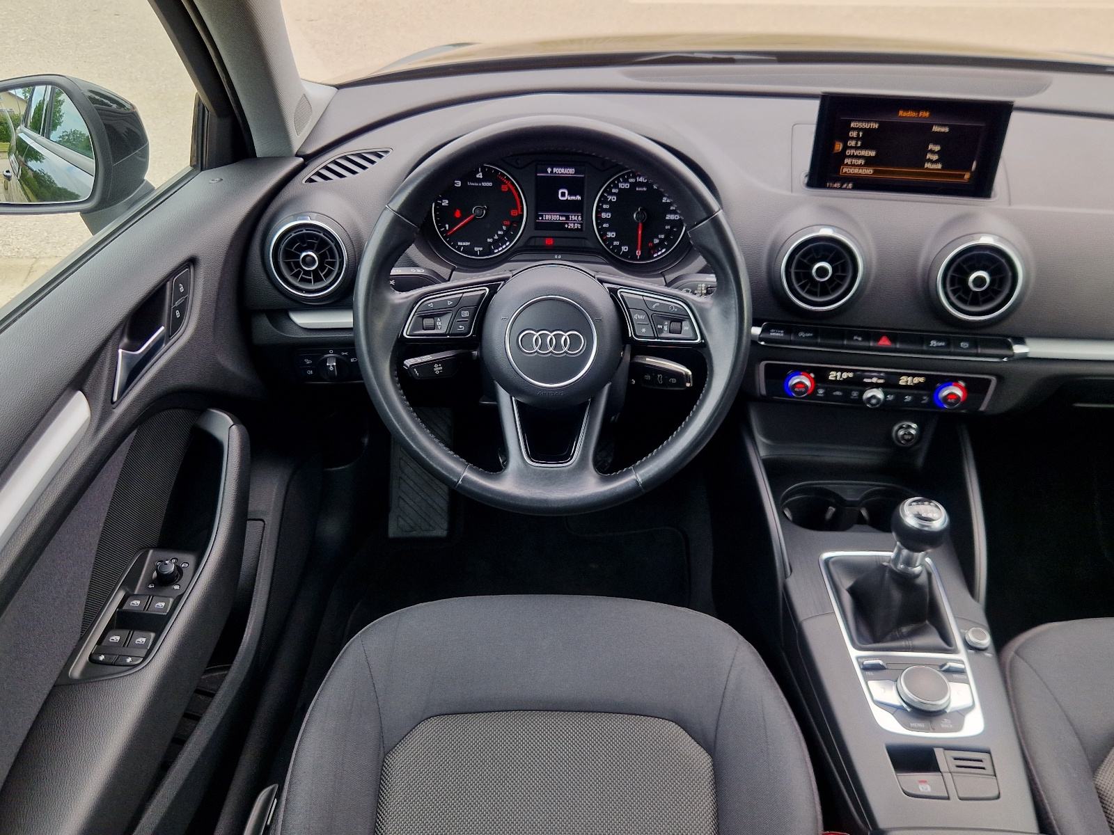 AUDI A3 1.6 TDI SPORTBACK - *VELIKI SERVIS+SERVISNA - BOGATA OPREMA*, fotografija 19