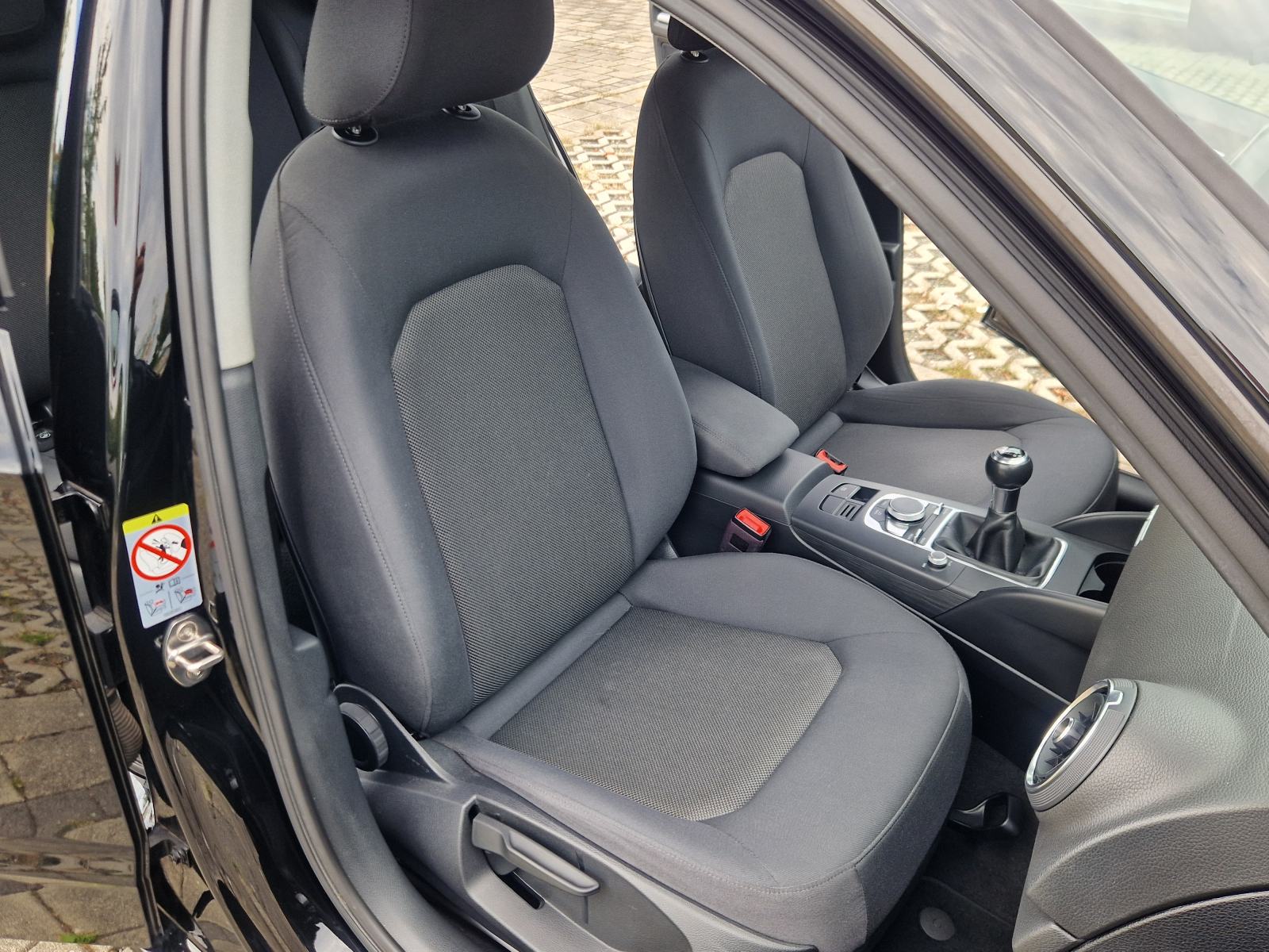 AUDI A3 1.6 TDI SPORTBACK - *VELIKI SERVIS+SERVISNA - BOGATA OPREMA*, fotografija 17