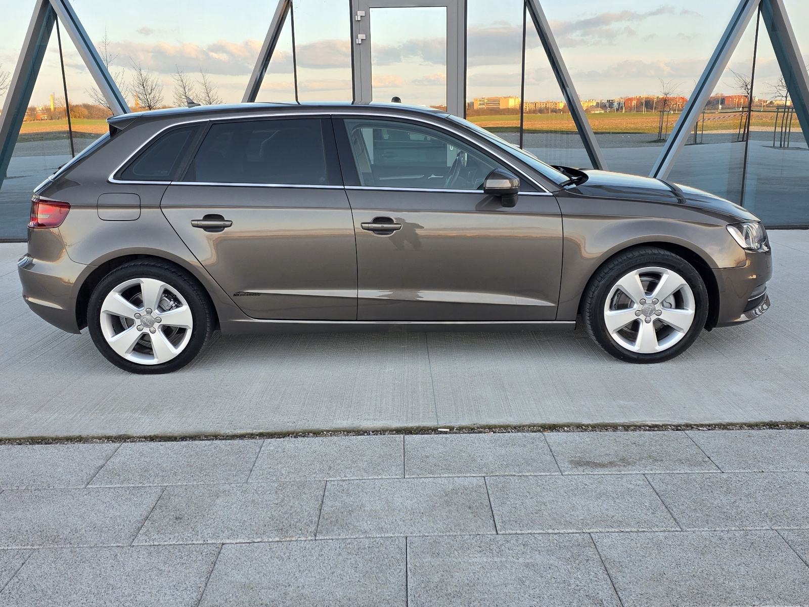 Audi A3 1,6 TDI S-tronic ALU,NAVI,PARK SENZORI, fotografija 7