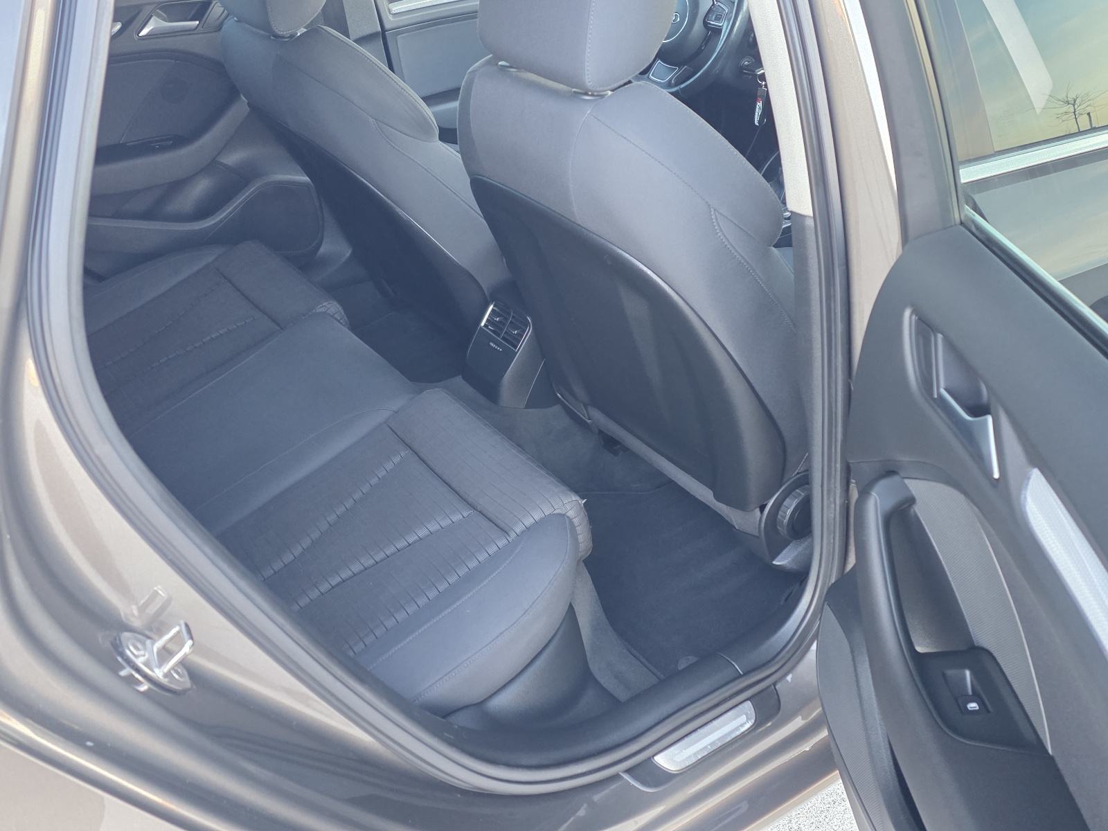 Audi A3 1,6 TDI S-tronic ALU,NAVI,PARK SENZORI, fotografija 11