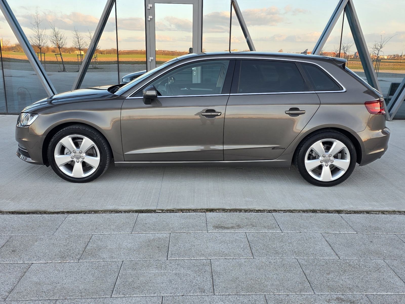 Audi A3 1,6 TDI S-tronic ALU,NAVI,PARK SENZORI, fotografija 3