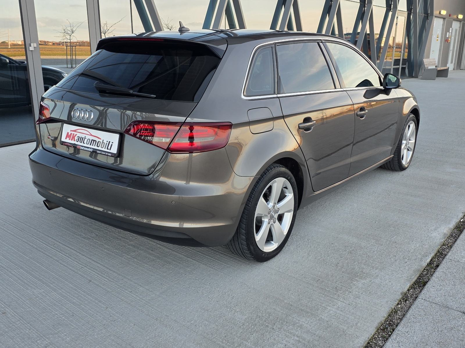 Audi A3 1,6 TDI S-tronic ALU,NAVI,PARK SENZORI, fotografija 6