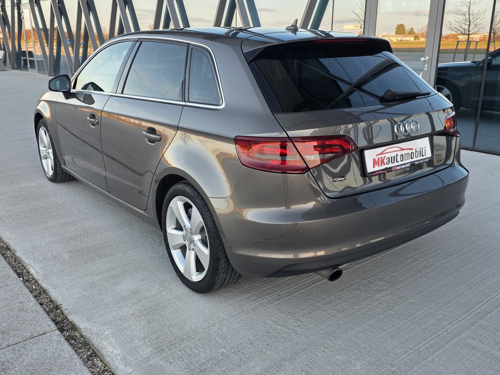 Audi A3 1,6 TDI S-tronic ALU,NAVI,PARK SENZORI, fotografija 4
