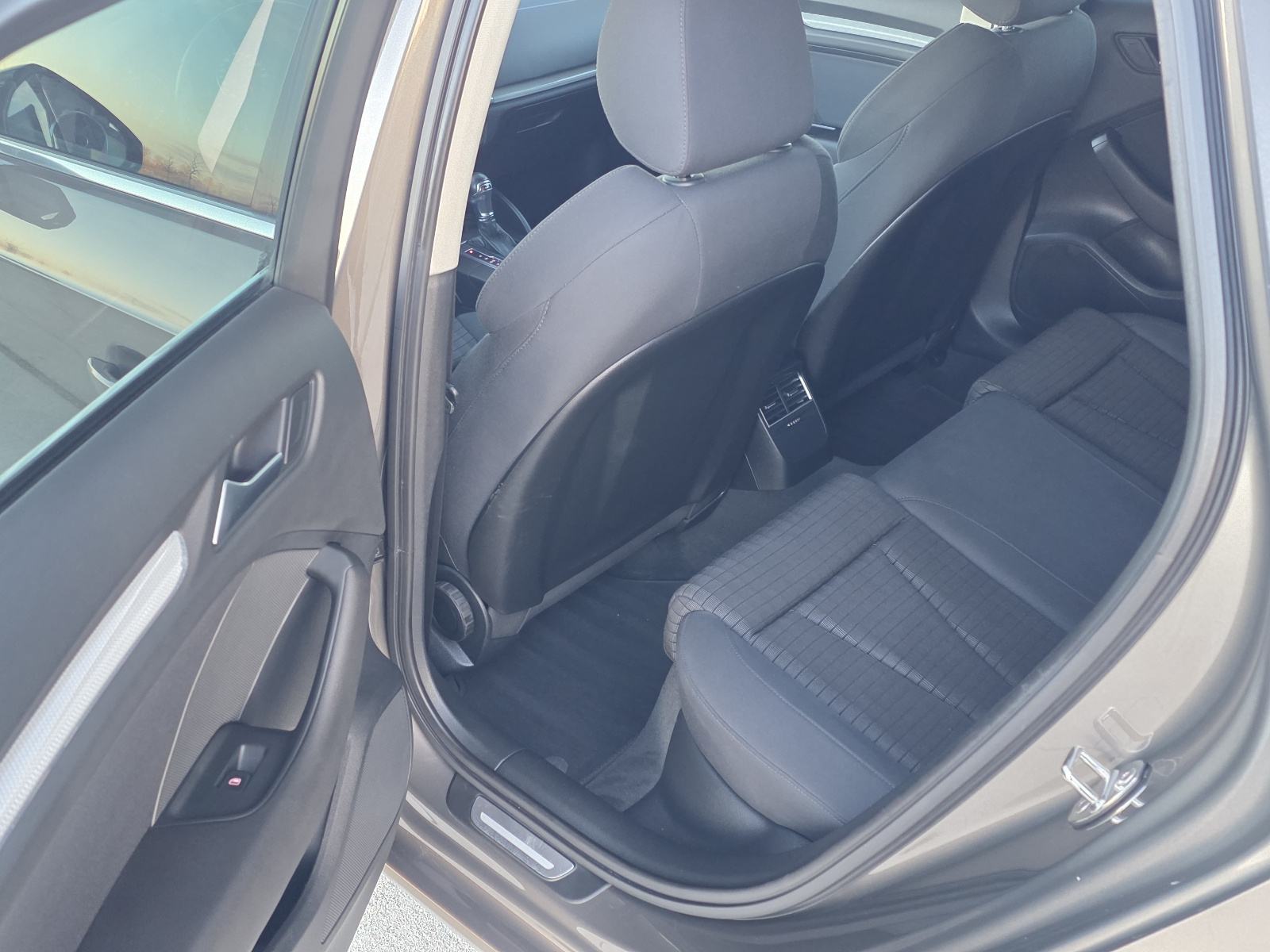 Audi A3 1,6 TDI S-tronic ALU,NAVI,PARK SENZORI, fotografija 16