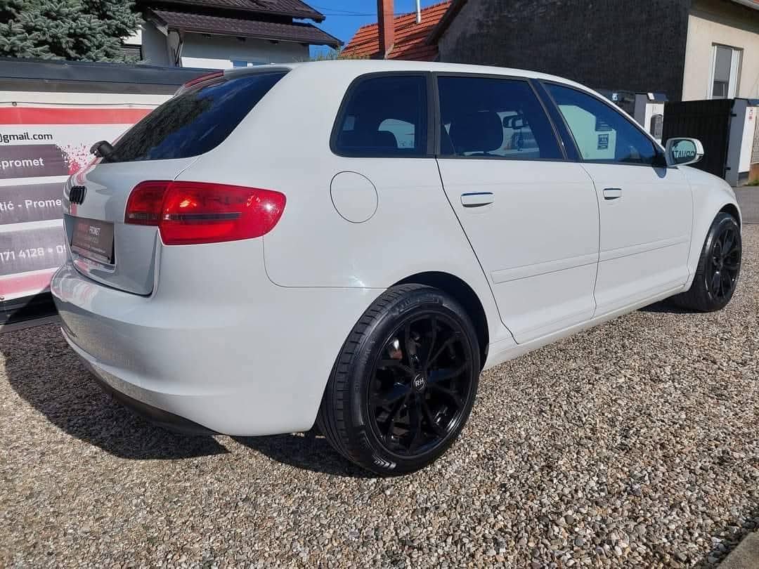 Audi A3 1,6 TDI S-tronic,atraktivan,servisiran, fotografija 14