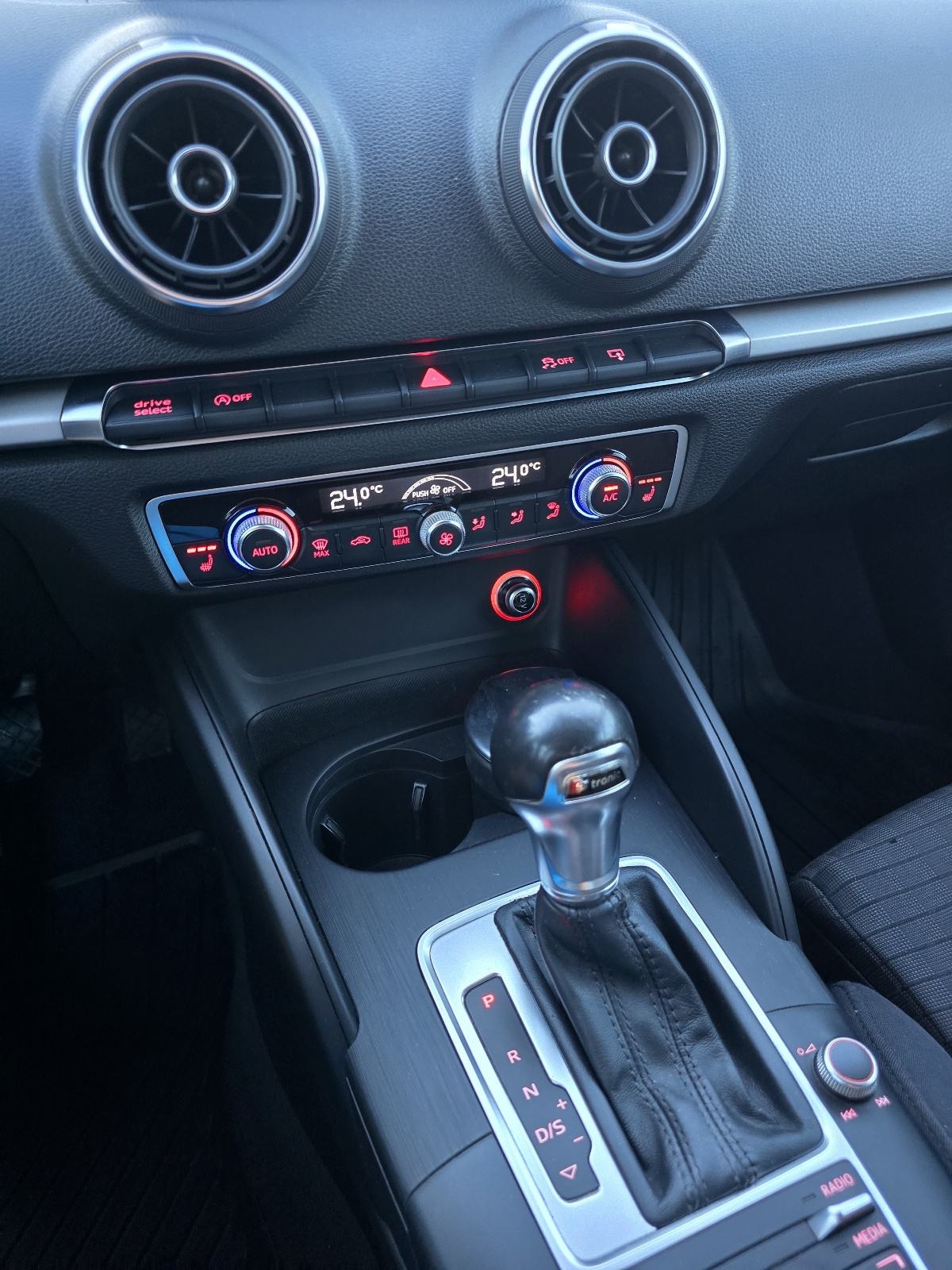 Audi A3 1,6 TDI S-tronic automatik, fotografija 18