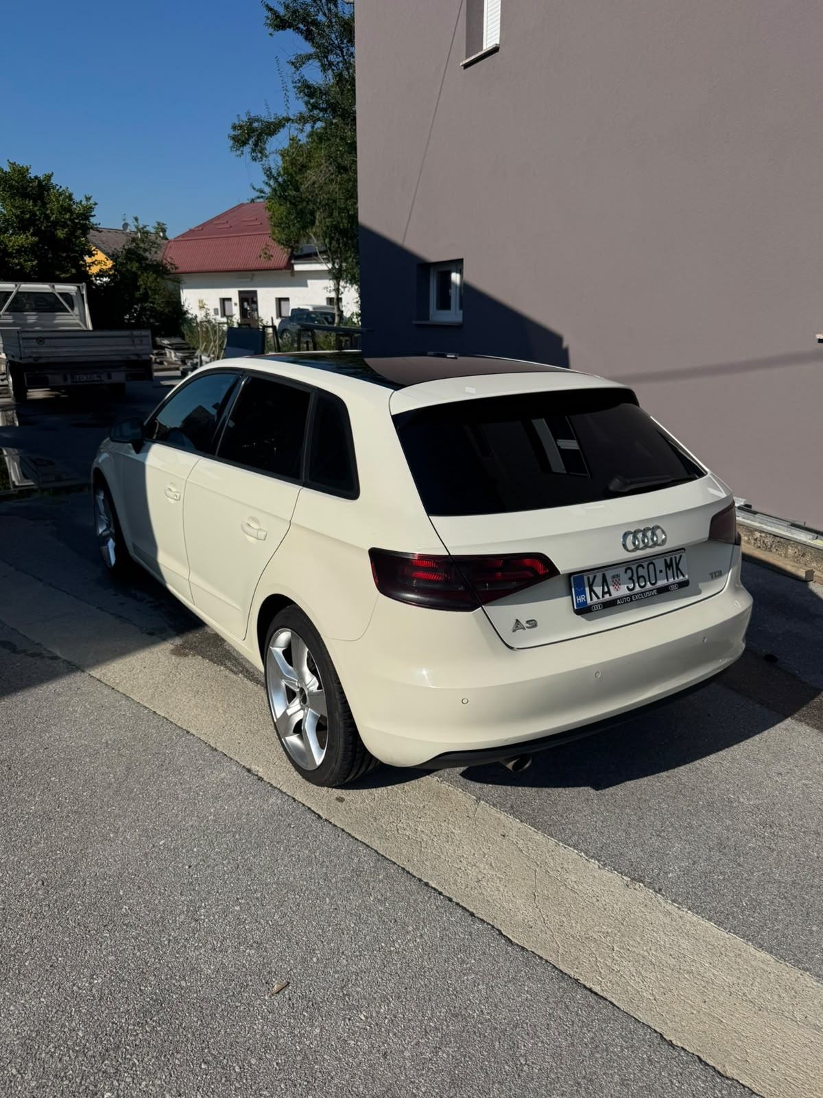 Audi A3 1,6 TDI S-tronic automatik veliki servis nove gume, pogled izvana - slika 2