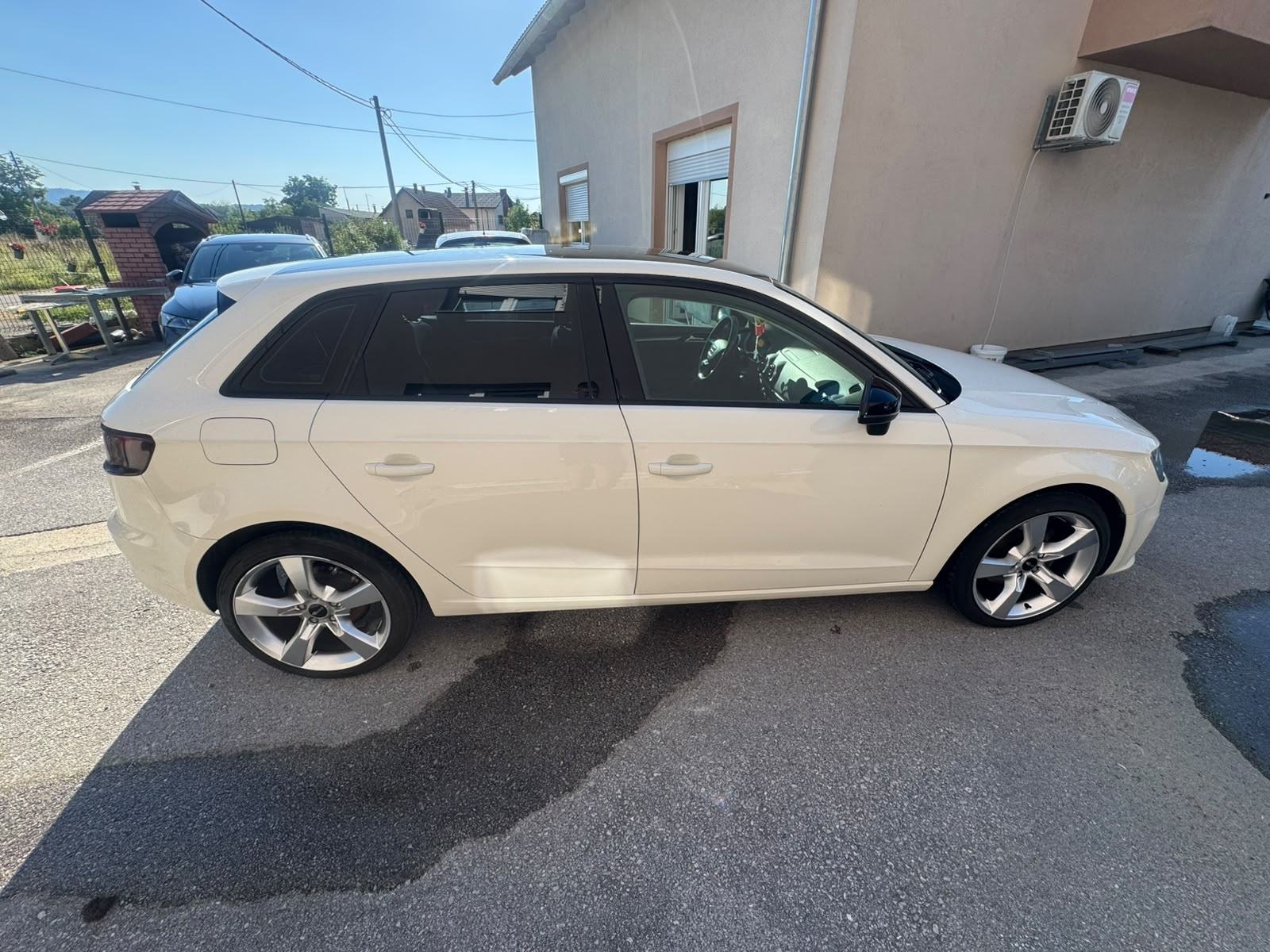 Audi A3 1,6 TDI S-tronic automatik veliki servis nove gume, fotografija 10