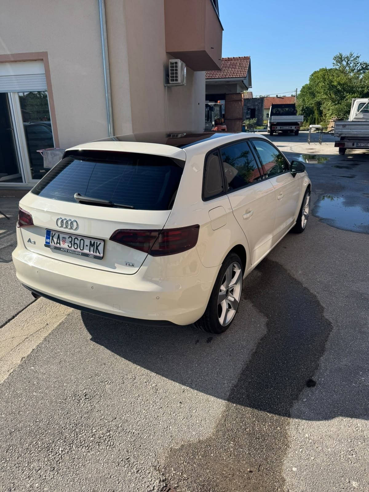 Audi A3 1,6 TDI S-tronic automatik veliki servis nove gume, fotografija 11