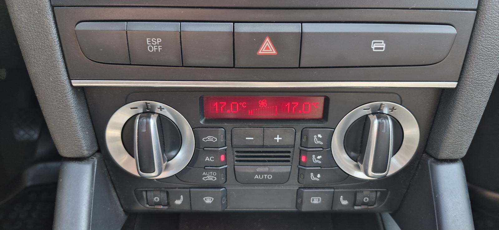 Audi A3 1,6TDI, AUT. KLIMA, GR. SJEDALA, CENT. ZAKLJUČAVANJE, ALU..., fotografija 17