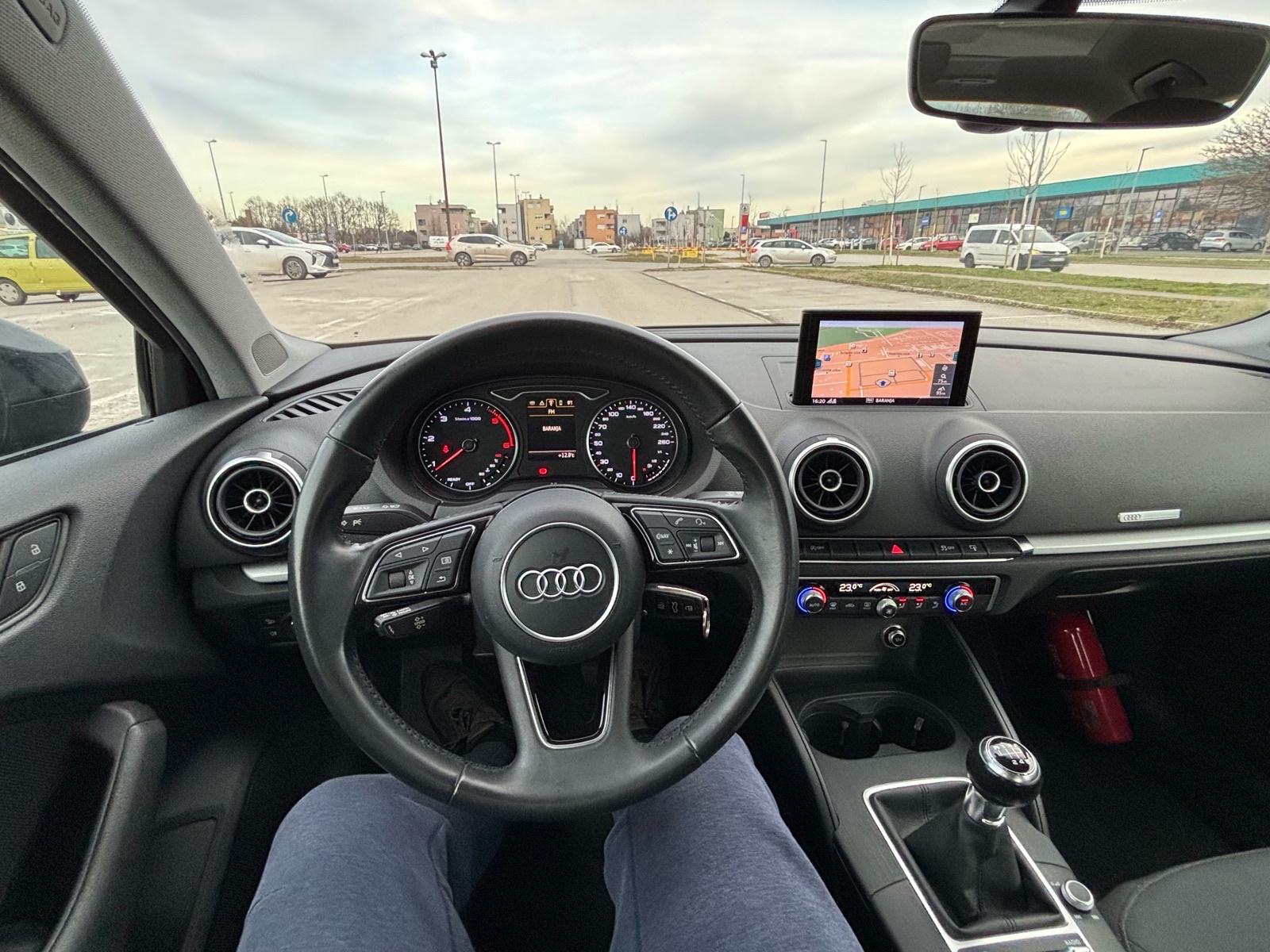 Audi A3 1.6tdi Limuzina, reg.02./2027., Veliki servis, fotografija 9