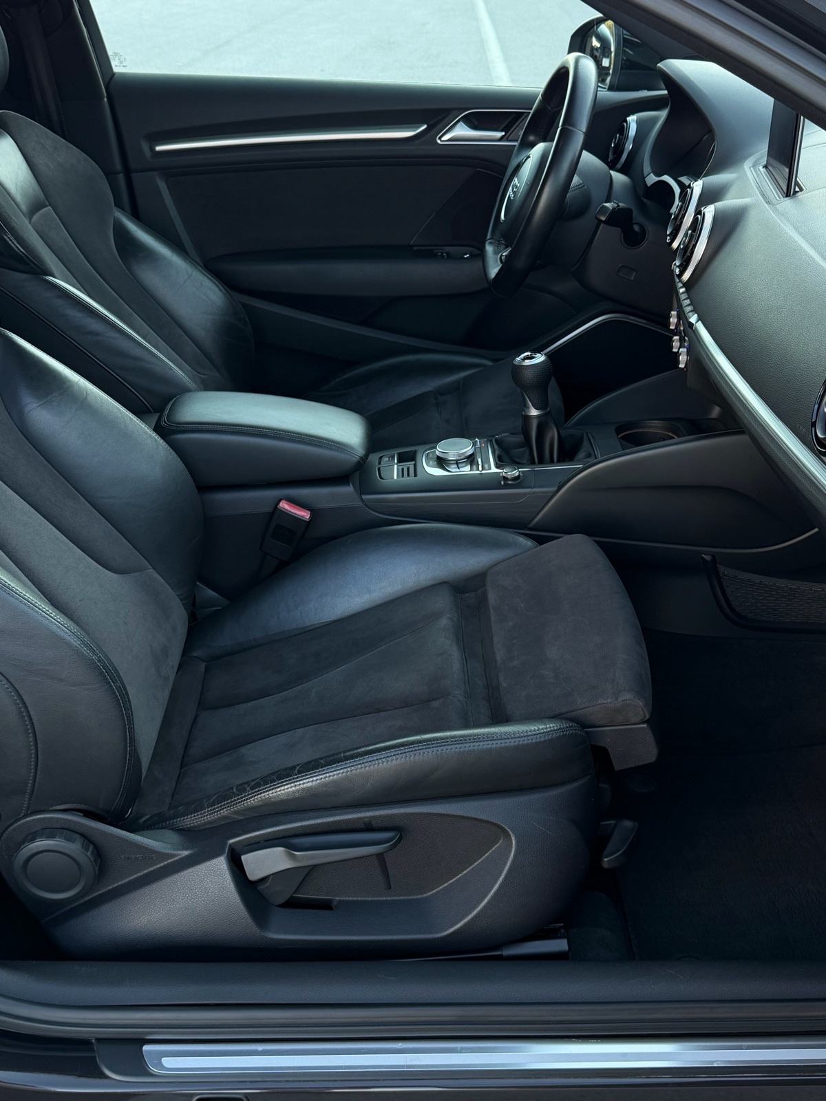 Audi A3 2.0 TDI TOP OPREMA!, fotografija 15