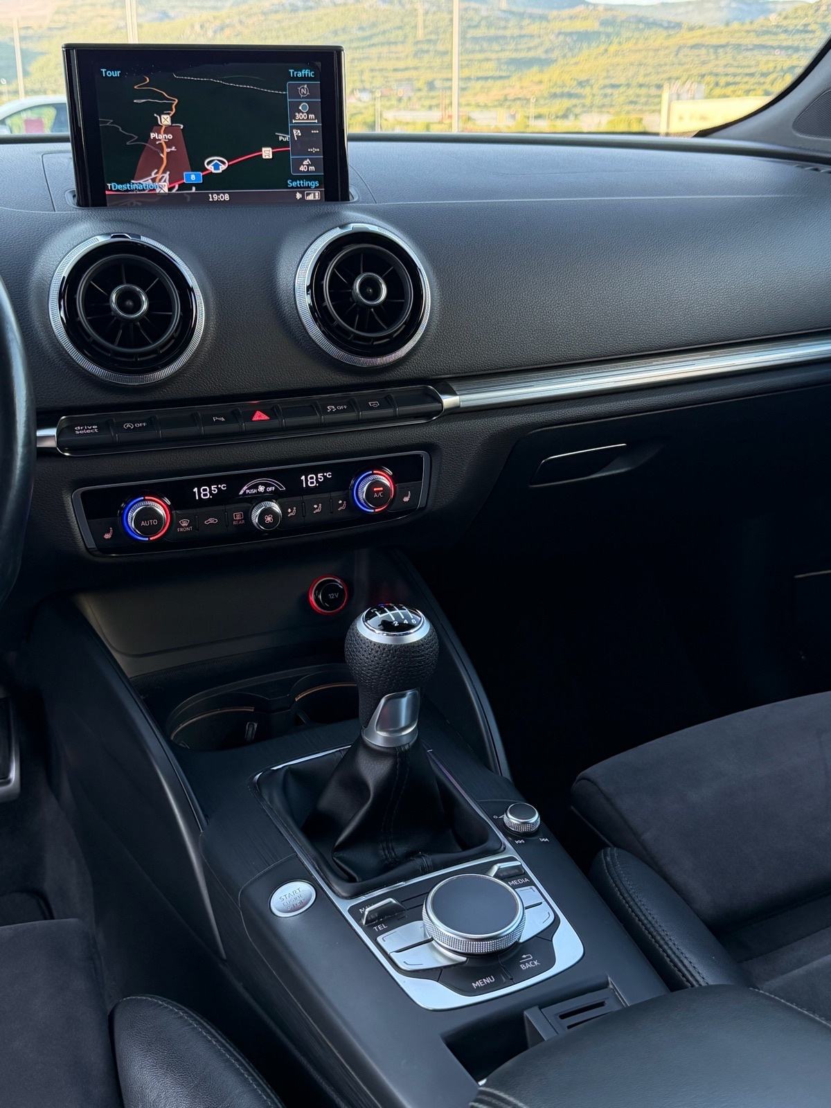 Audi A3 2.0 TDI TOP OPREMA!, fotografija 16