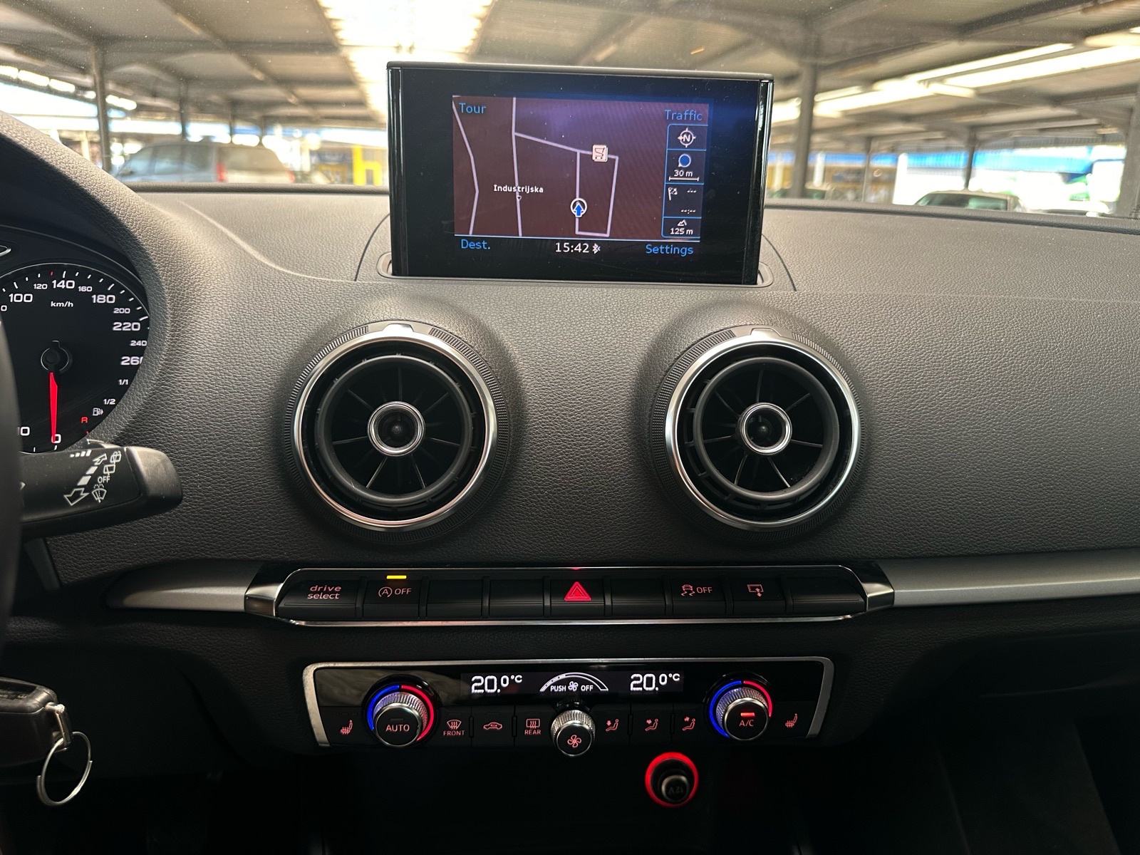 Audi A3 2.0 TDI 150 KS. SPORT *LED* *NAVI* *SERVISNA*, fotografija 15