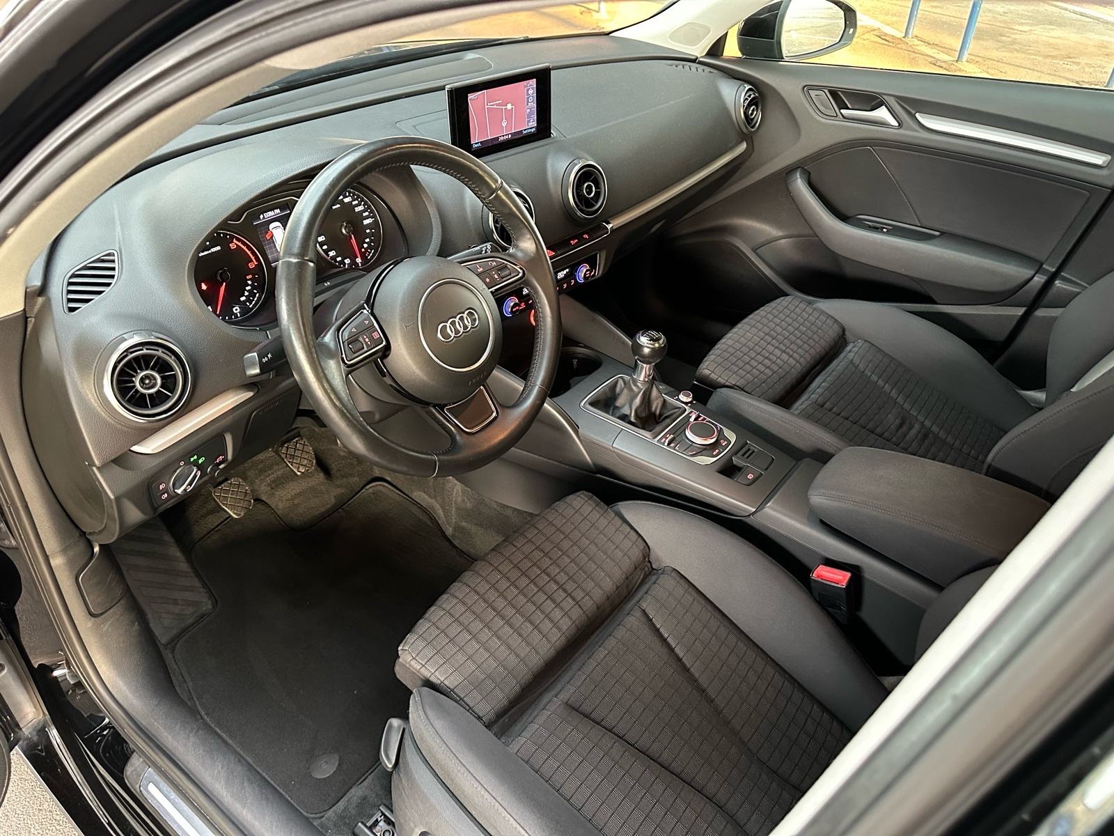 Audi A3 2.0 TDI 150 KS. SPORT *LED* *NAVI* *SERVISNA*, fotografija 11