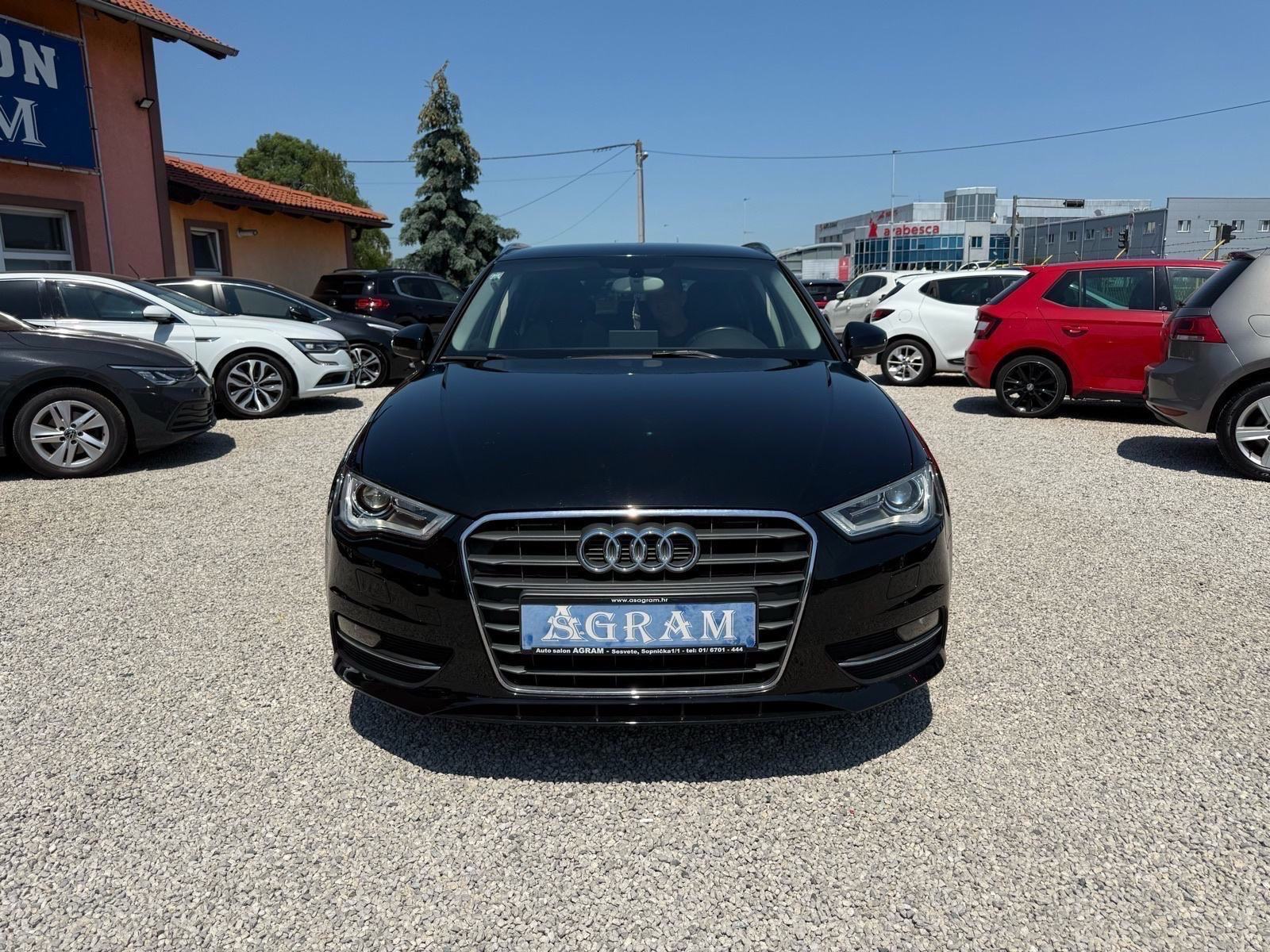 Audi A3 2,0 TDI*AMBIENT*SPORTBACK*NAVIGACIJA*XENON*PDC**VELIKI SERVIS*, fotografija 3