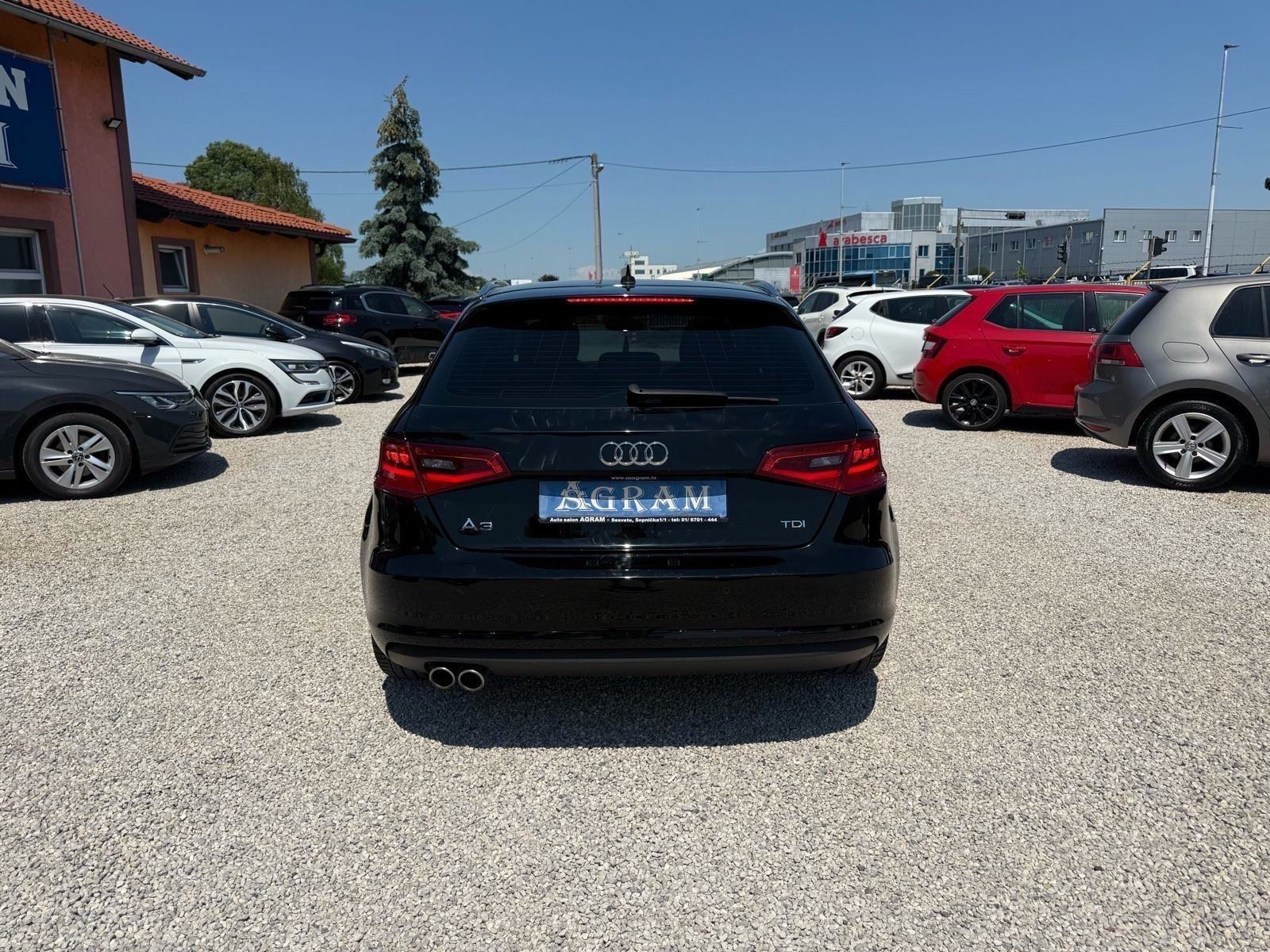 Audi A3 2,0 TDI*AMBIENT*SPORTBACK*NAVIGACIJA*XENON*PDC**VELIKI SERVIS*, fotografija 5