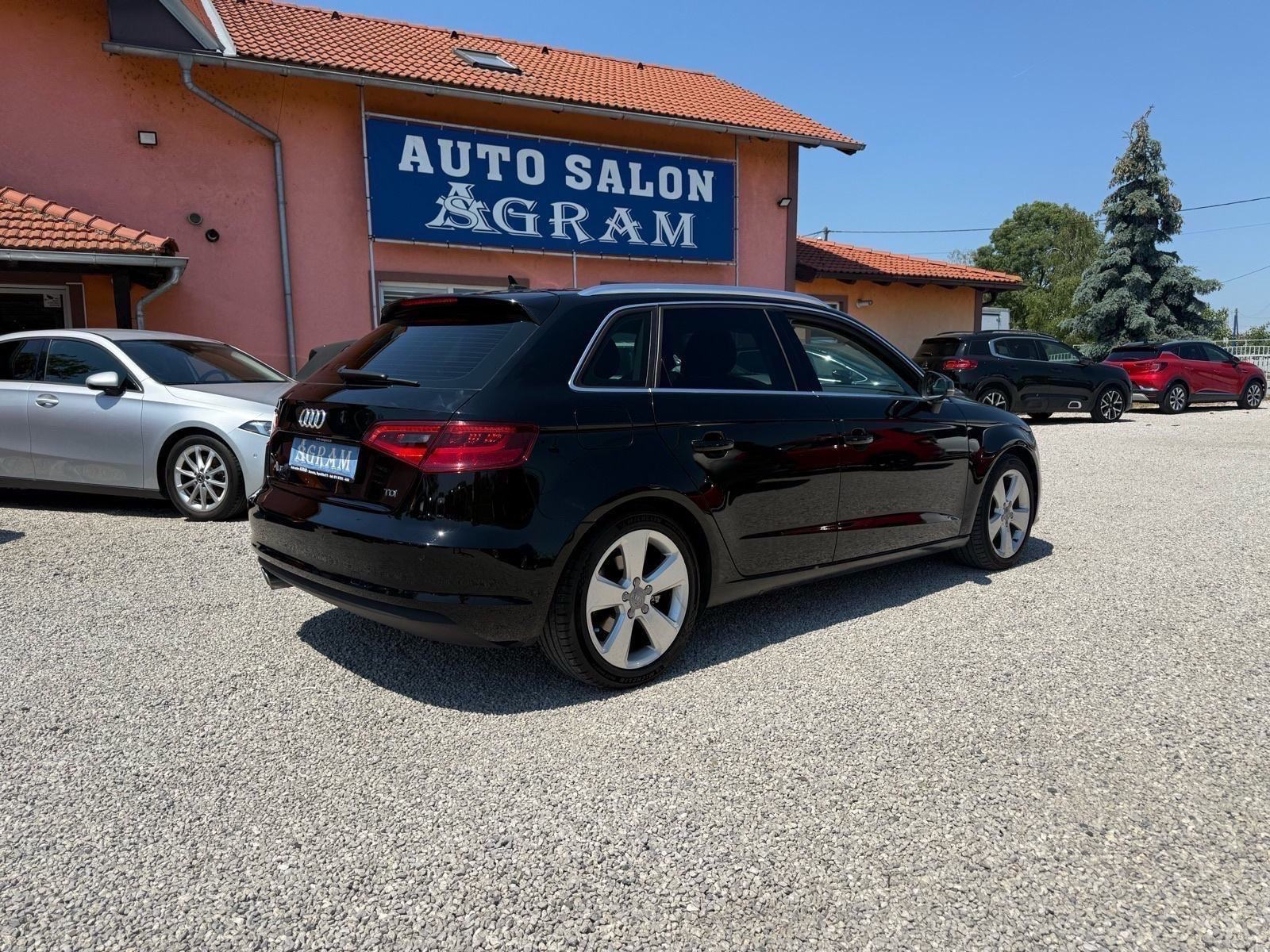 Audi A3 2,0 TDI*AMBIENT*SPORTBACK*NAVIGACIJA*XENON*PDC**VELIKI SERVIS*, fotografija 6