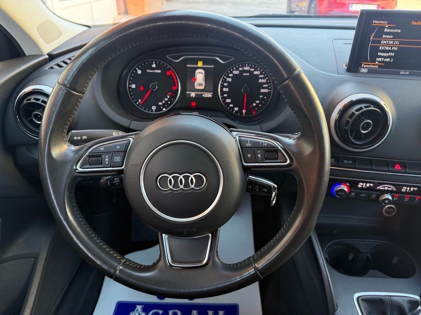 Audi A3 2,0 TDI*AMBIENT*SPORTBACK*NAVIGACIJA*XENON*PDC**VELIKI SERVIS*, fotografija 12