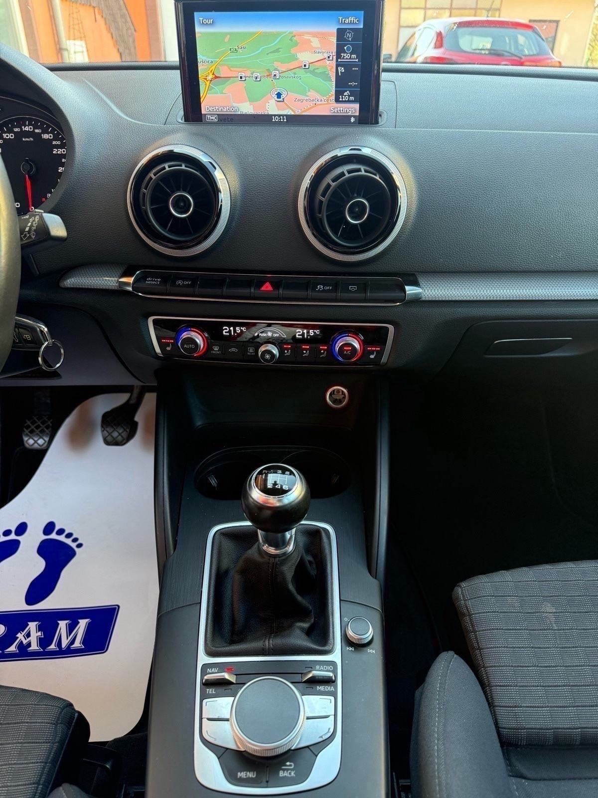 Audi A3 2,0 TDI*AMBIENT*SPORTBACK*NAVIGACIJA*XENON*PDC**VELIKI SERVIS*, fotografija 13