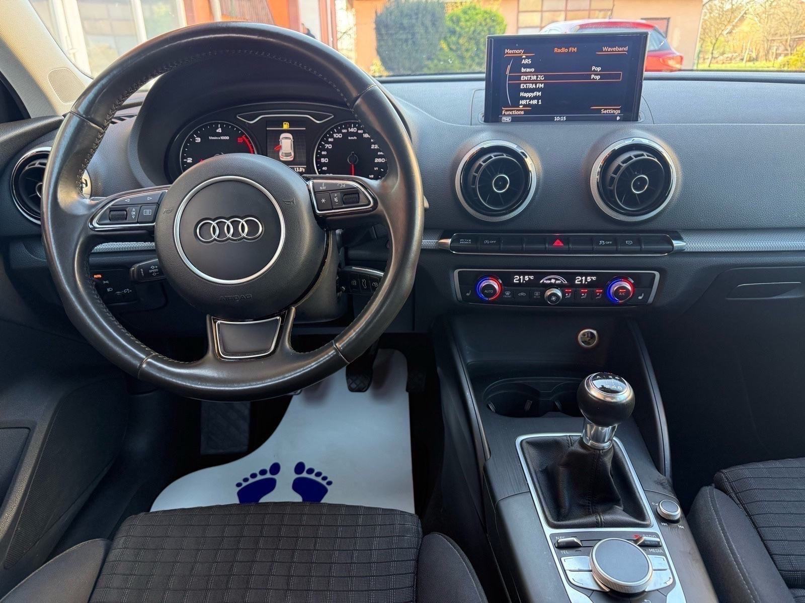 Audi A3 2,0 TDI*AMBIENT*SPORTBACK*NAVIGACIJA*XENON*PDC**VELIKI SERVIS*, fotografija 15