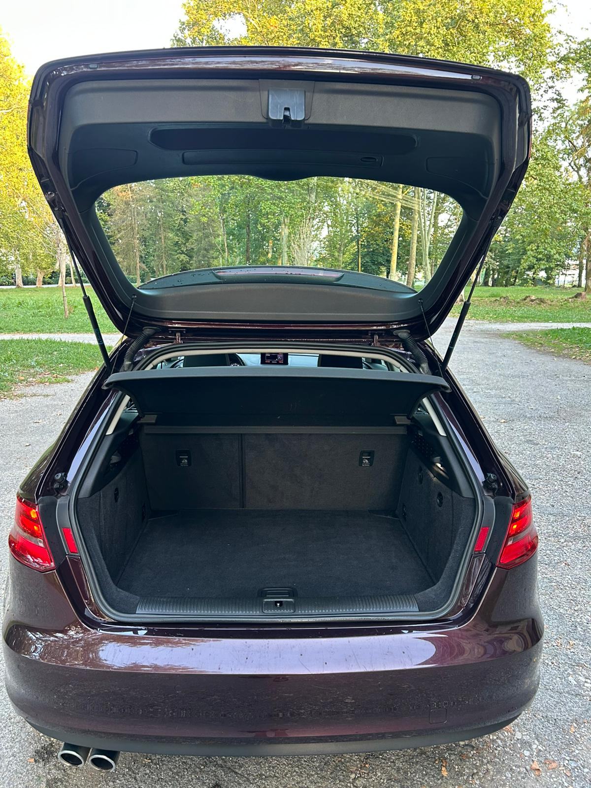 Audi A3 2,0 TDI ambition -ODLIČAN- puno opreme, fotografija 8
