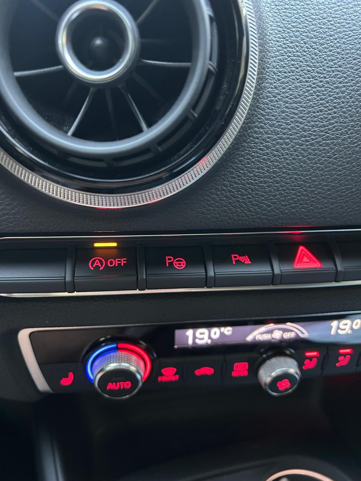 Audi A3 2,0 TDI ambition -ODLIČAN- puno opreme, fotografija 15