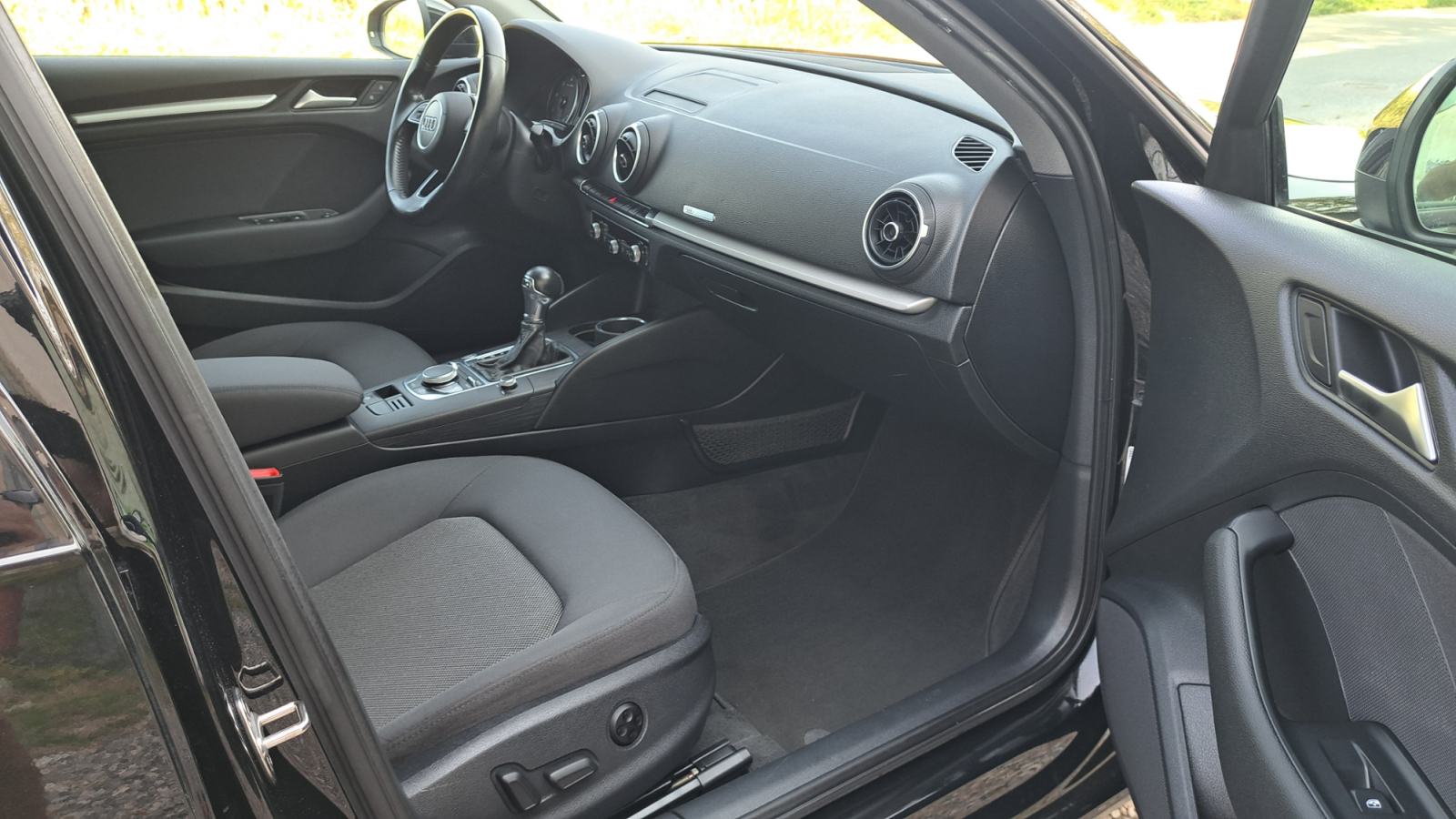 Audi A3 2,0 TDI Automatik, Business Line, Veliki servis, 1 vlasnik, fotografija 14