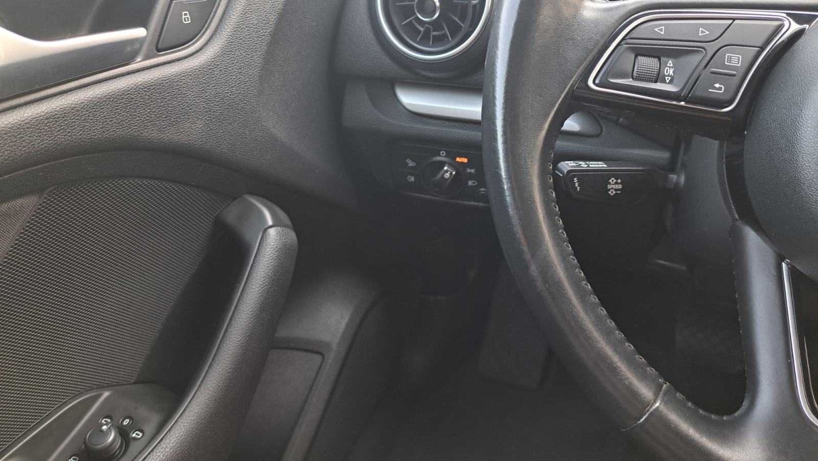 Audi A3 2,0 TDI Automatik, Business Line, Veliki servis, 1 vlasnik, fotografija 19