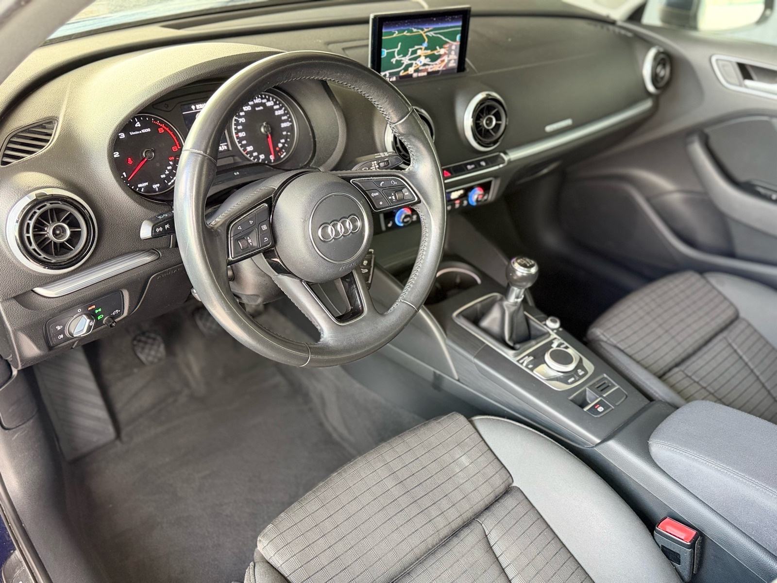 Audi A3 2,0 TDI ✅JAMSTVO✅•Quattro•Navi•Veliki servis•, fotografija 16