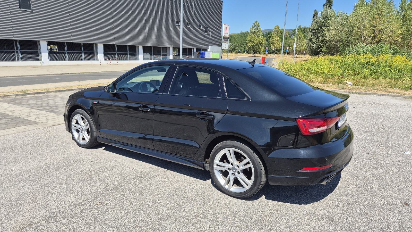 Audi A3 2,0 TDI S-Line #Automatik#Keyless#Led#Servisna#, fotografija 5