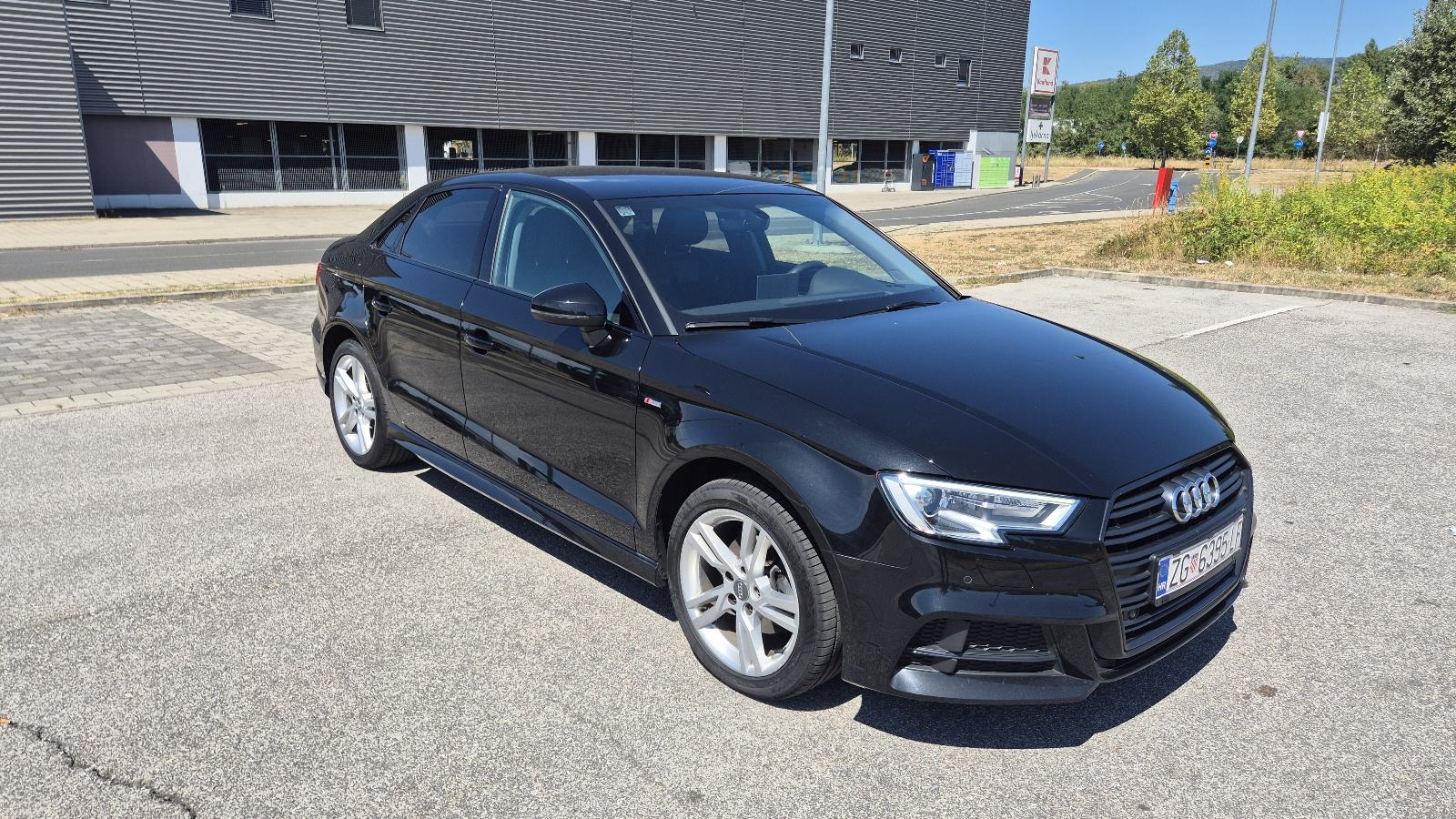 Audi A3 2,0 TDI S-Line #Automatik#Keyless#Led#Servisna#, fotografija 12