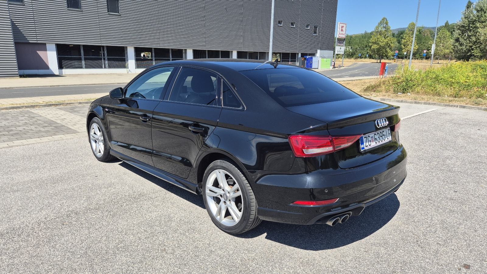 Audi A3 2,0 TDI S-Line #Automatik#Keyless#Led#Servisna#, fotografija 6