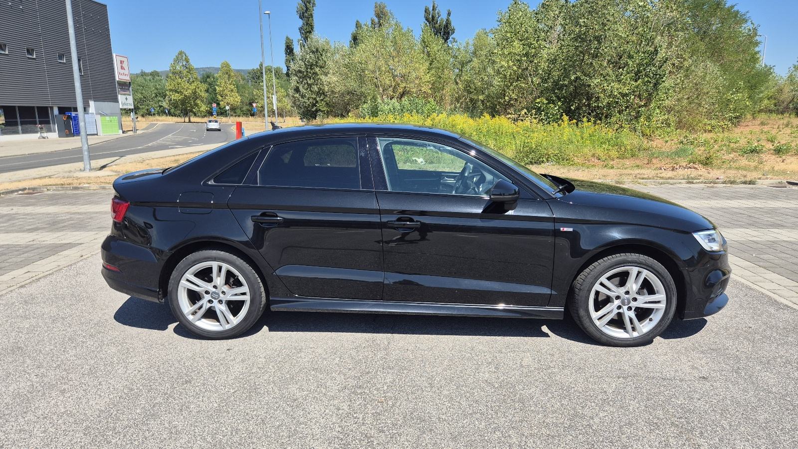 Audi A3 2,0 TDI S-Line #Automatik#Keyless#Led#Servisna#, fotografija 10