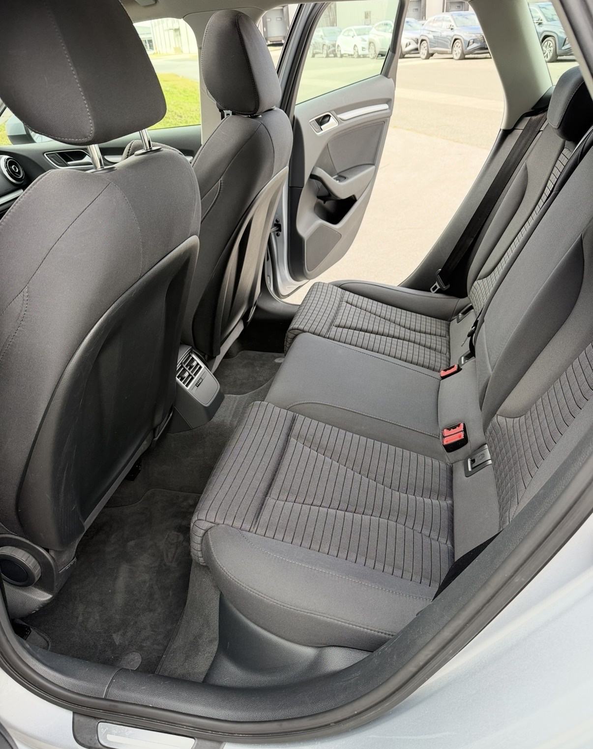 Audi A3 2.0 TDI #PANORAMA #Bi-Xenon #NAVI #PDC, fotografija 13