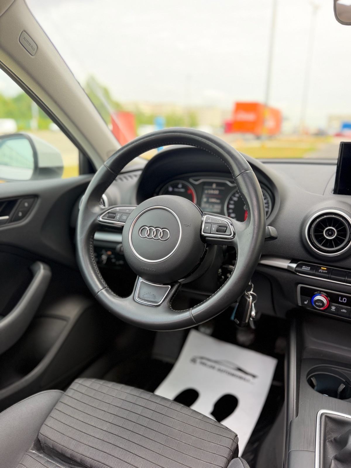 Audi A3 2.0 TDI #PANORAMA #Bi-Xenon #NAVI #PDC, fotografija 17