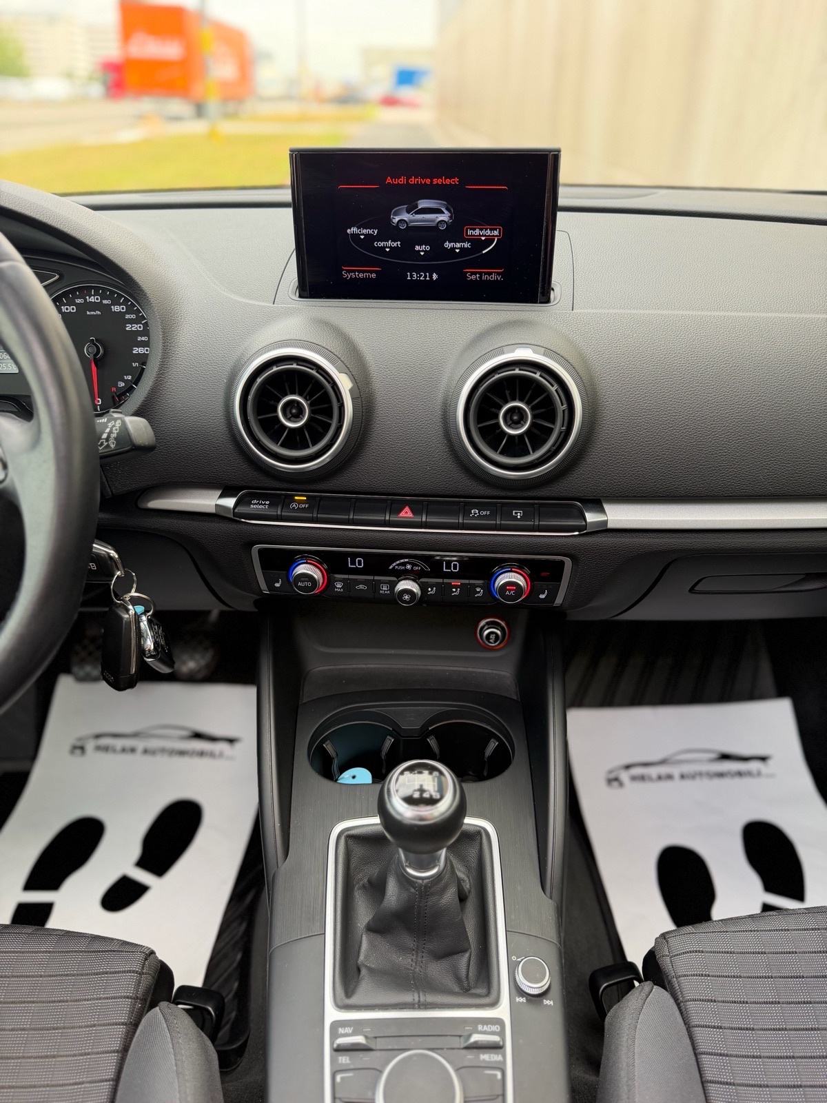 Audi A3 2.0 TDI #PANORAMA #Bi-Xenon #NAVI #PDC, fotografija 16
