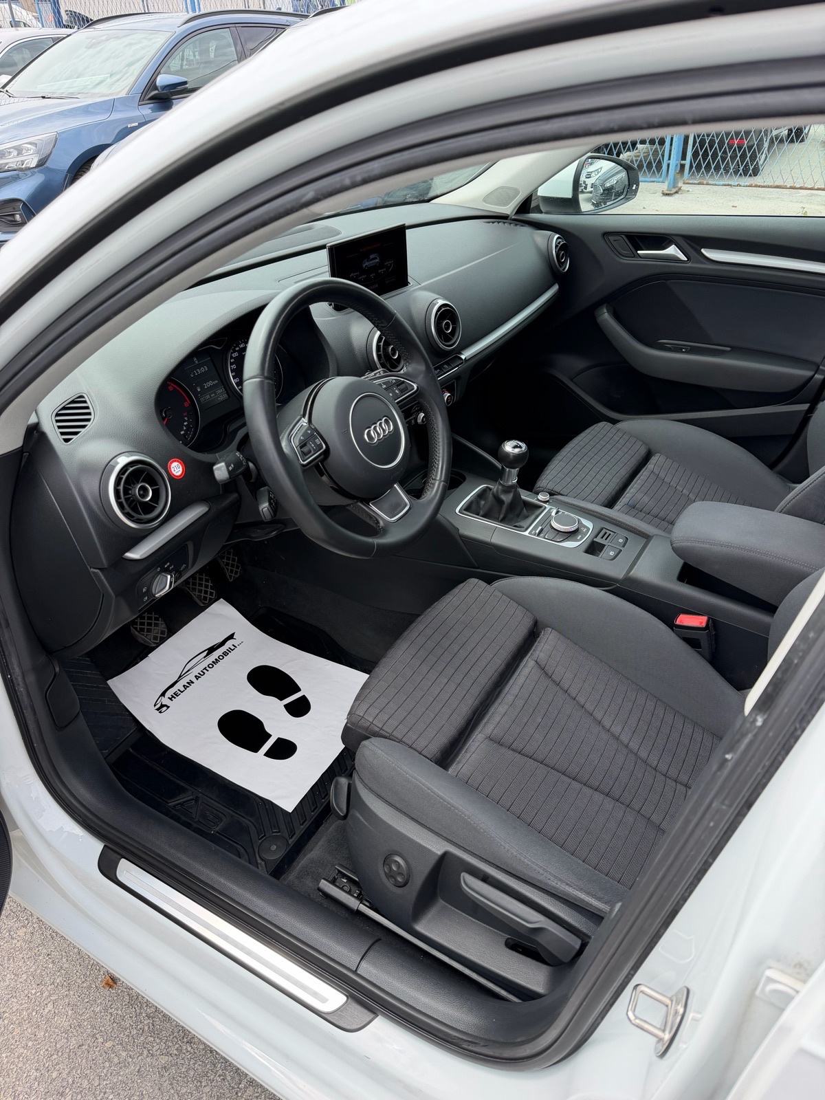 Audi A3 2.0 TDI #PANORAMA #Bi-Xenon #NAVI #PDC, fotografija 11