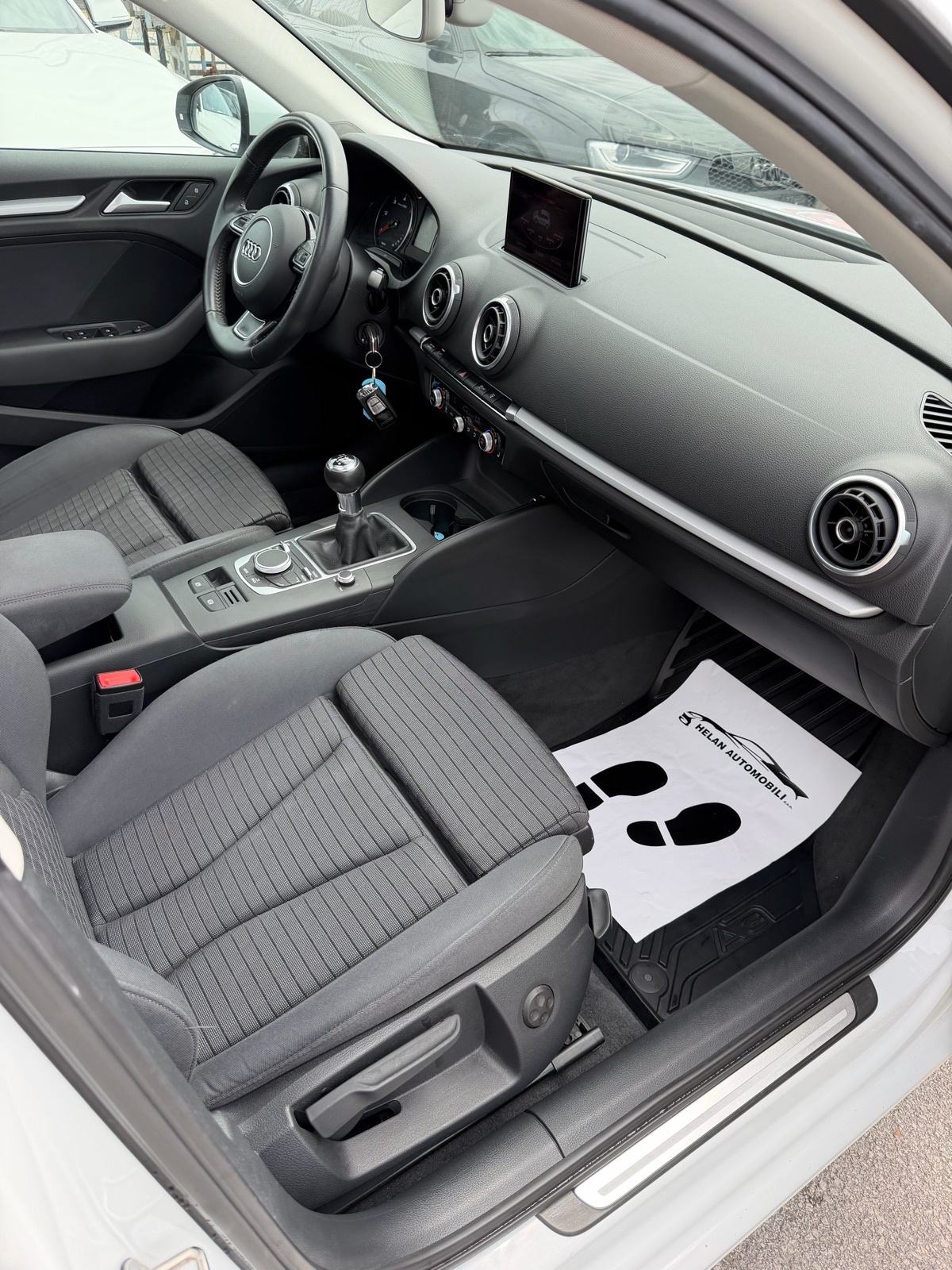 Audi A3 2.0 TDI #PANORAMA #Bi-Xenon #NAVI #PDC, fotografija 12