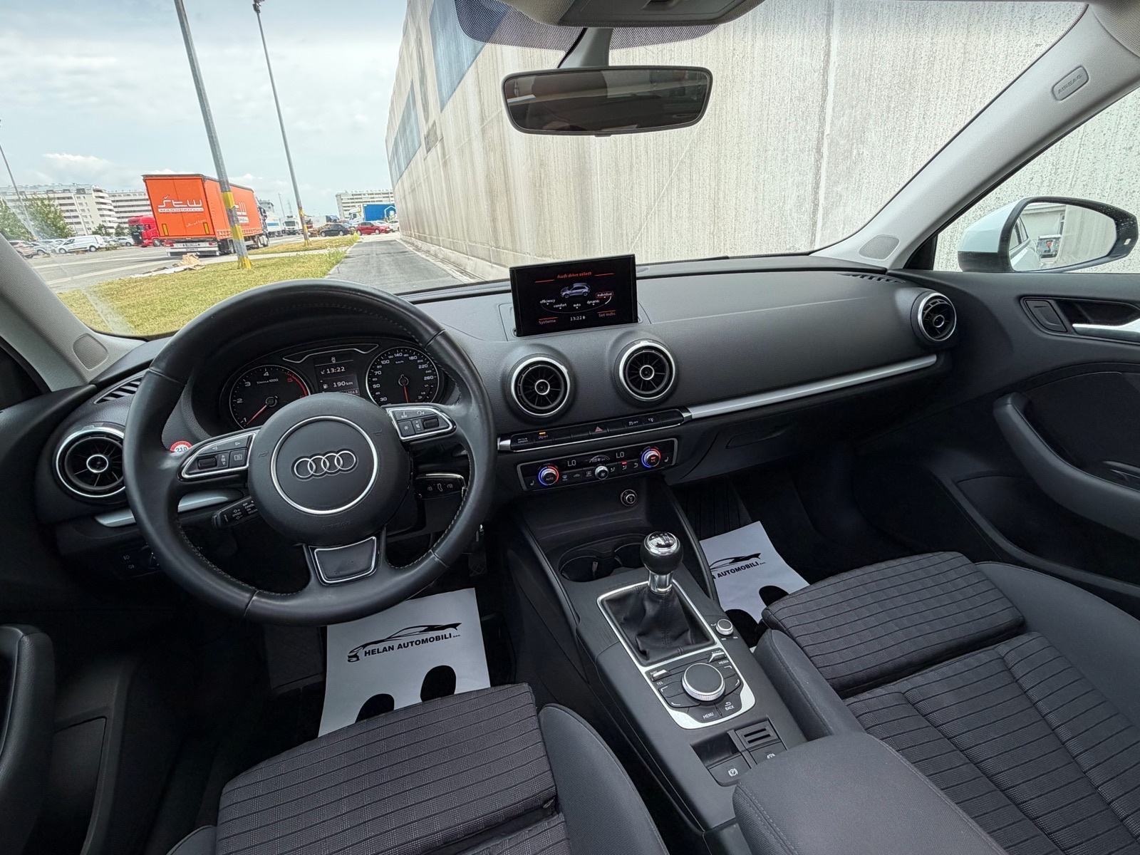 Audi A3 2.0 TDI #PANORAMA #Bi-Xenon #NAVI #PDC, fotografija 15