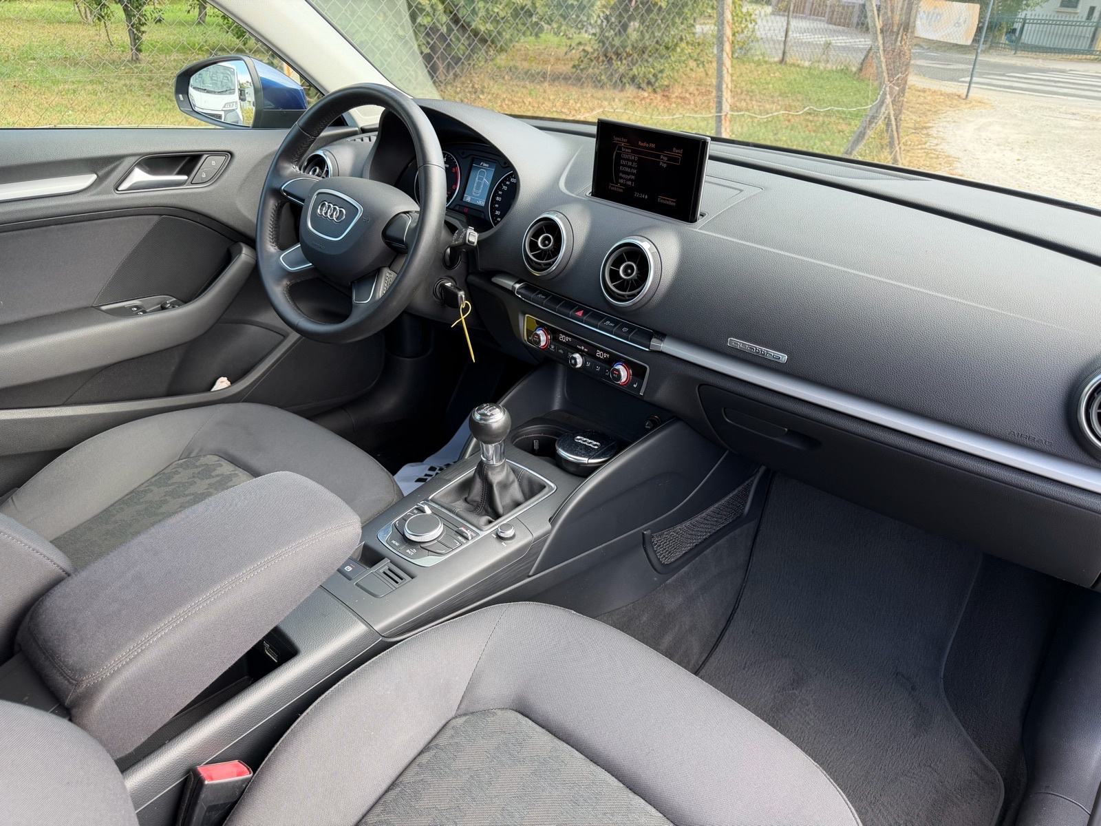 Audi A3 2,0 TDI Quattro-XENON-LED-ALU-V+M SERVIS-NEMA 5%-KARTICE 36 R, fotografija 15