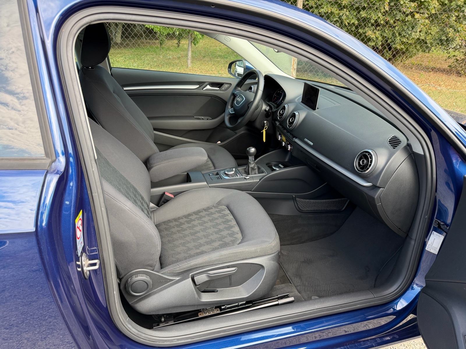 Audi A3 2,0 TDI Quattro-XENON-LED-ALU-V+M SERVIS-NEMA 5%-KARTICE 36 R, fotografija 16